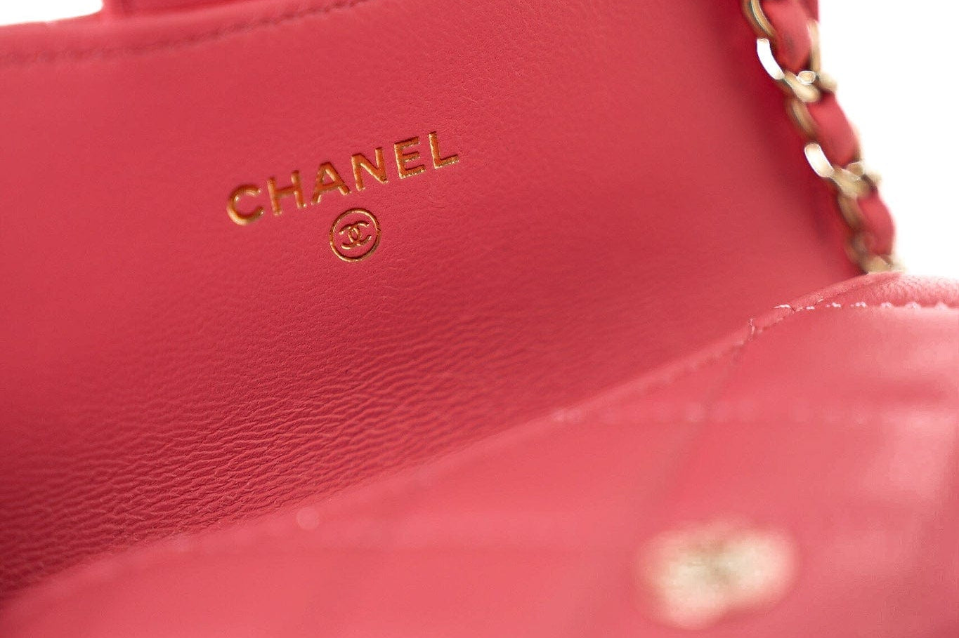 CHANEL Belt Bag 21C Coral/Pink Lambskin Quilted O Belt Bag Light Gold Hardware - Redeluxe