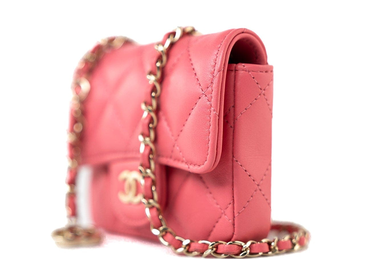 CHANEL Belt Bag 21C Coral/Pink Lambskin Quilted O Belt Bag Light Gold Hardware - Redeluxe