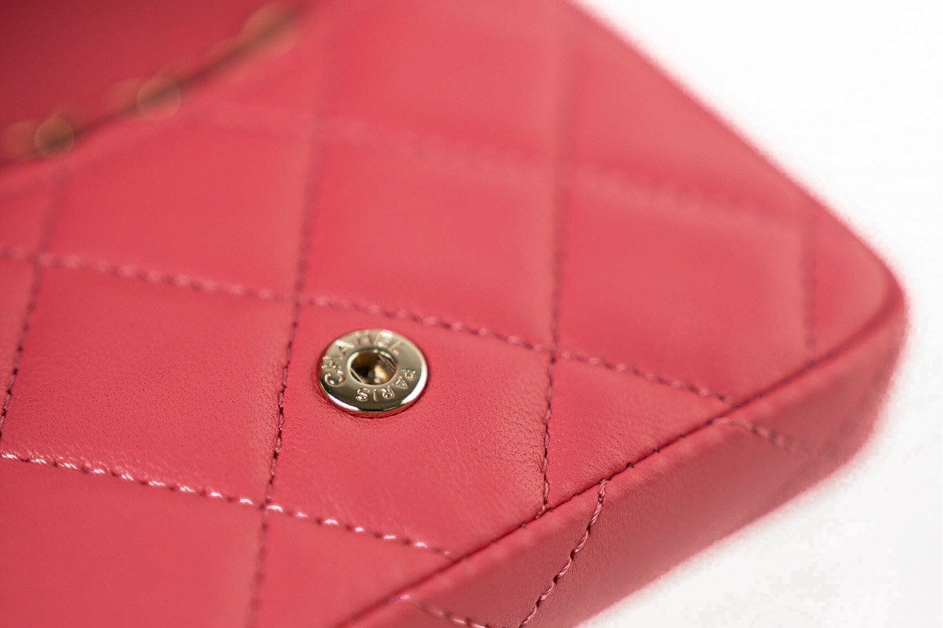 CHANEL Belt Bag 21C Coral/Pink Lambskin Quilted O Belt Bag Light Gold Hardware - Redeluxe