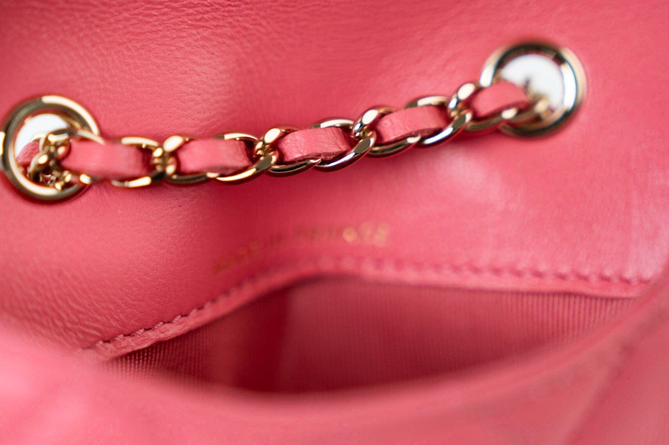 CHANEL Belt Bag 21C Coral/Pink Lambskin Quilted O Belt Bag Light Gold Hardware - Redeluxe