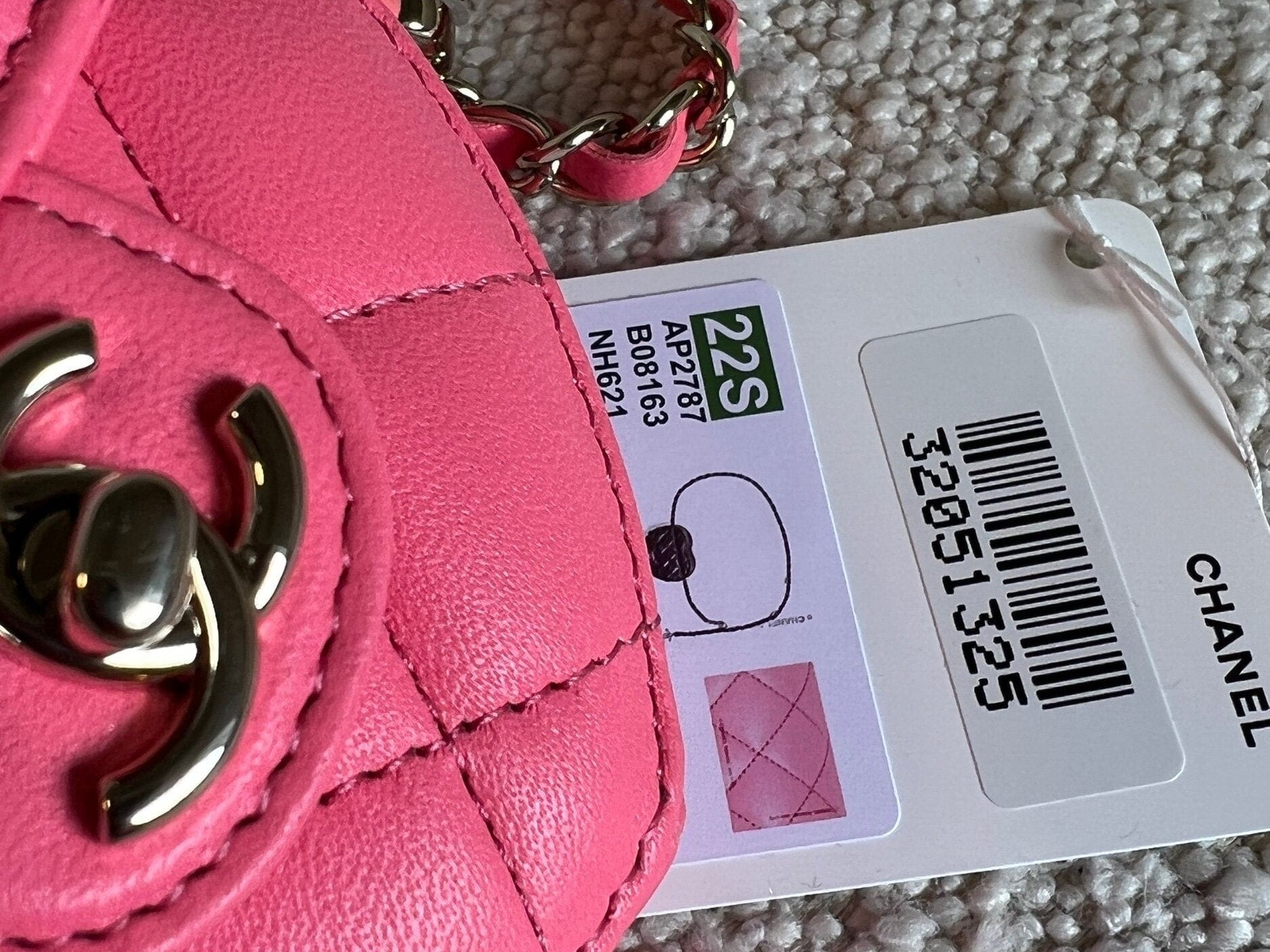 CHANEL Belt Bag 22S CC In Love Heart Zipped Pink Lambskin Quilted Belt Bag LGHW - Redeluxe