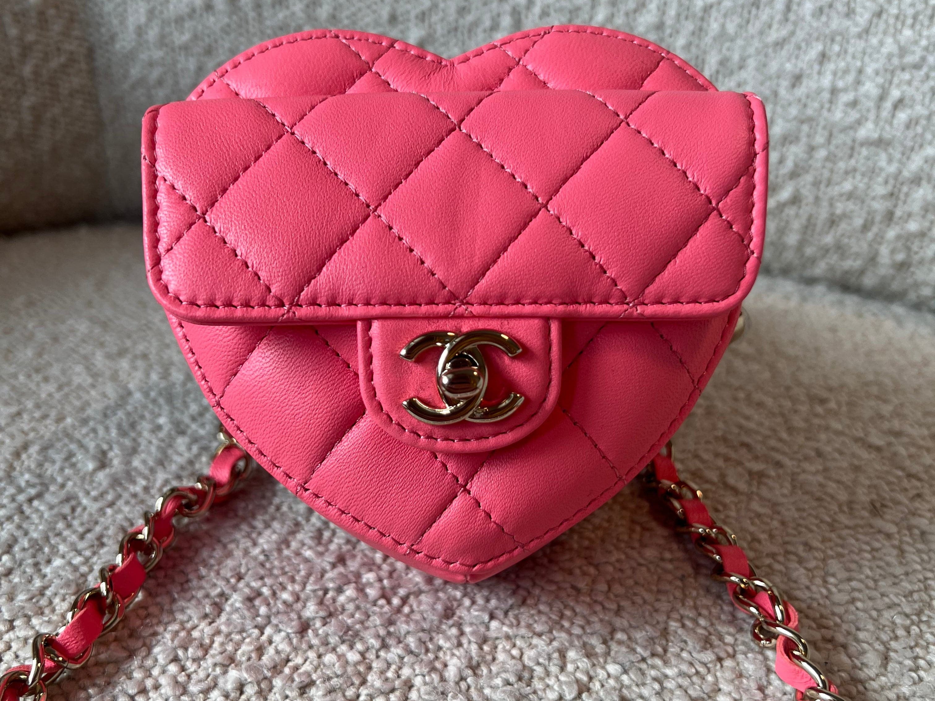 CHANEL Belt Bag 22S CC In Love Heart Zipped Pink Lambskin Quilted Belt Bag LGHW - Redeluxe