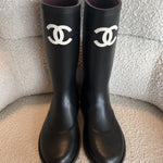 CHANEL Boots 22A Caoutchouk CC High Boots Black - Redeluxe