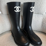 CHANEL Boots 22A Caoutchouk CC High Boots Black - Redeluxe