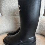 CHANEL Boots 22A Caoutchouk CC High Boots Black - Redeluxe