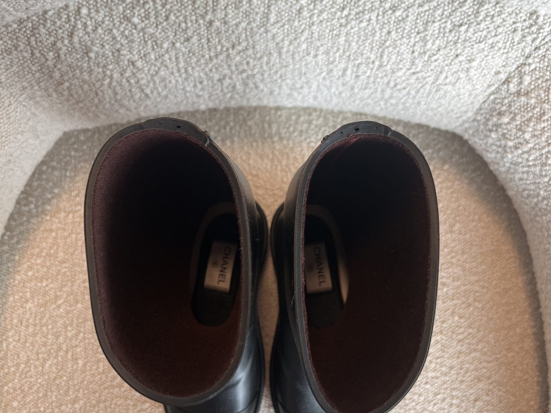 CHANEL Boots 22A Caoutchouk CC High Boots Black - Redeluxe