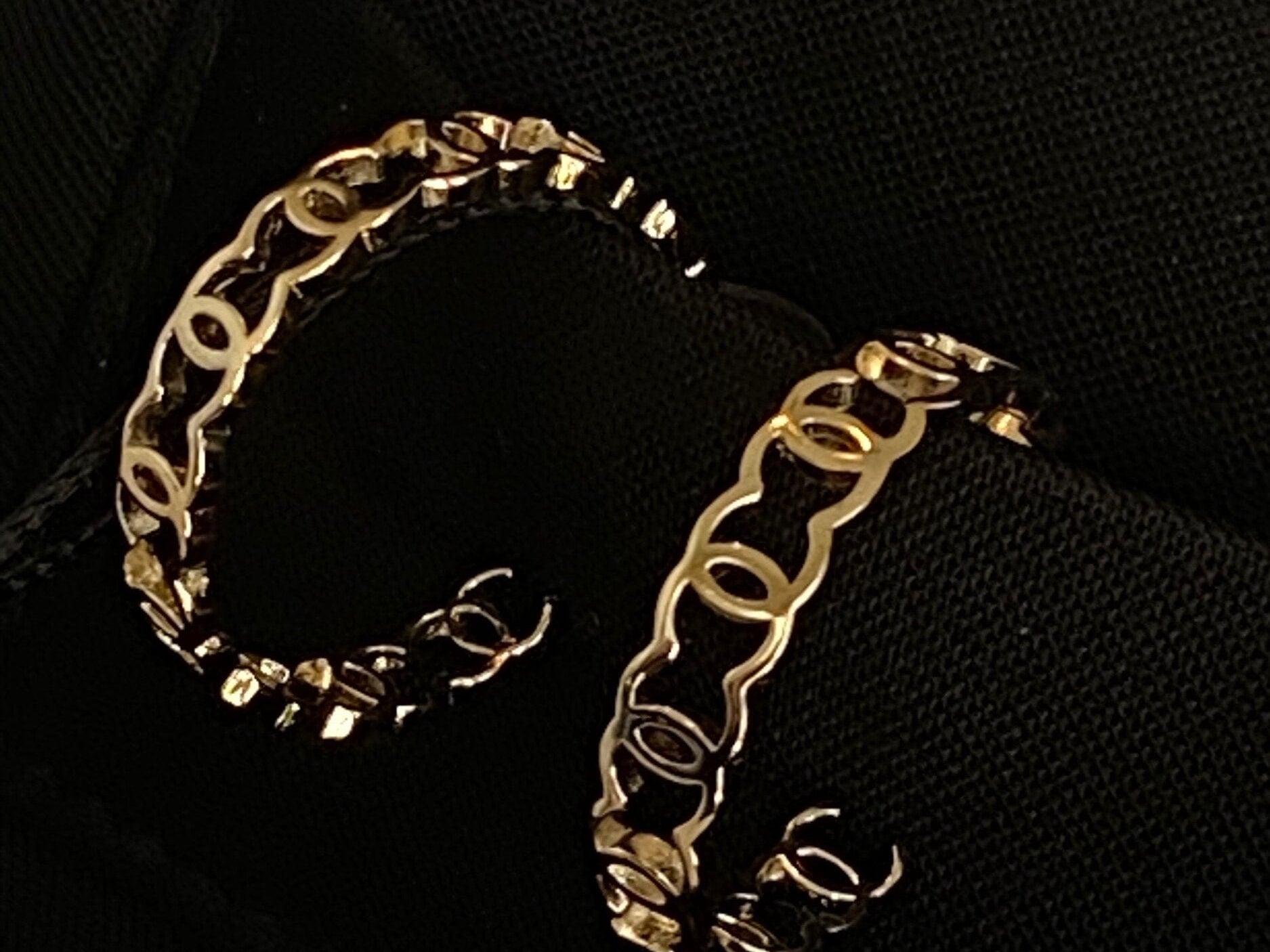 CHANEL Earrings Gold 21A CC Dangle Hoops Earrings Gold - Redeluxe