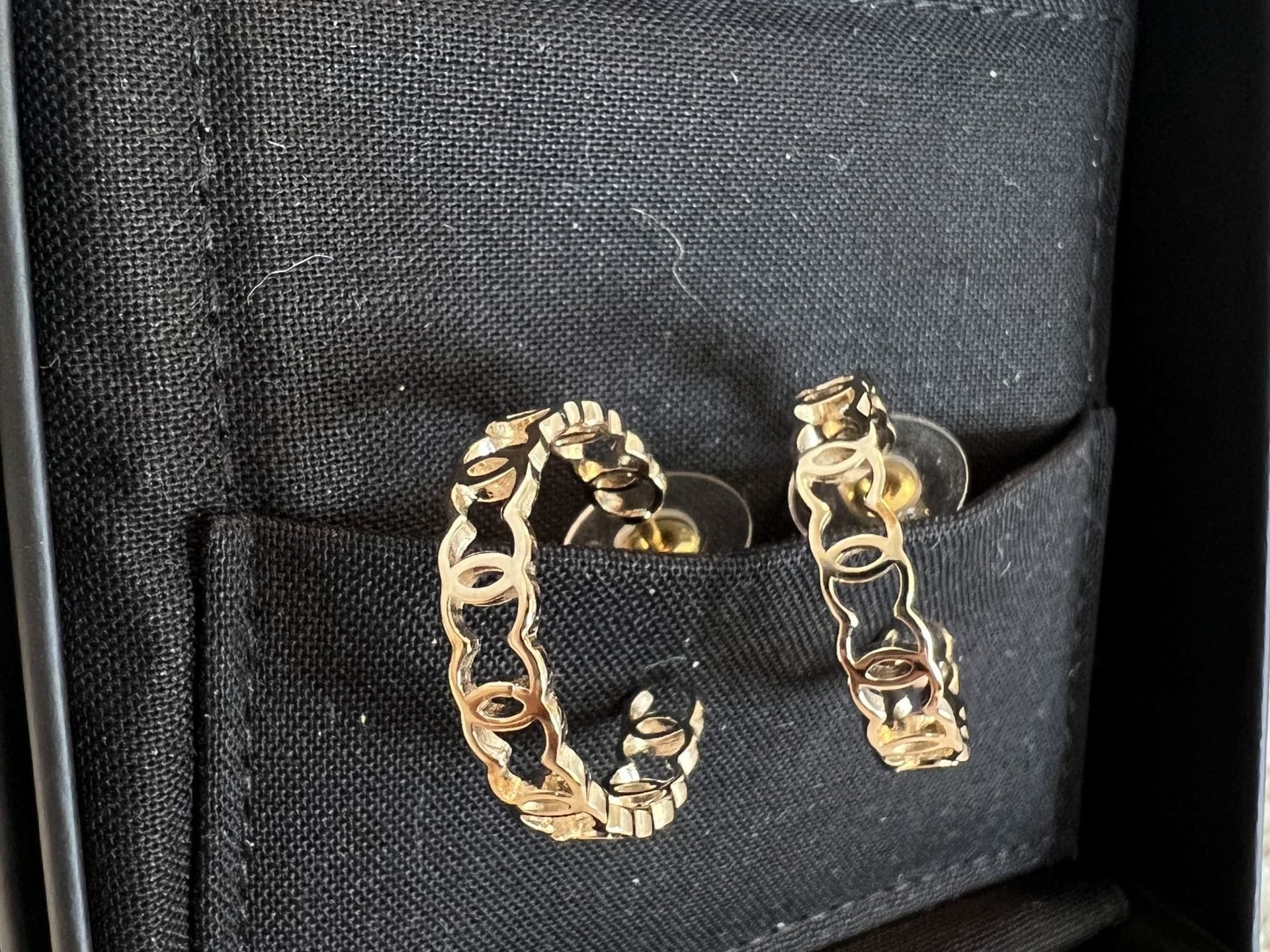 CHANEL Earrings Gold 21A CC Dangle Hoops Earrings Gold - Redeluxe