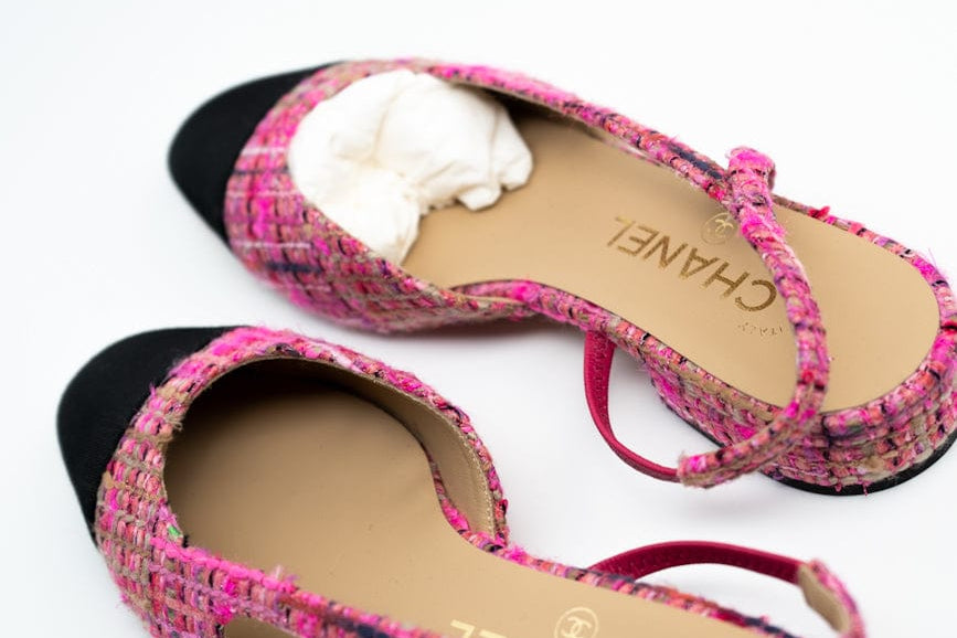 CHANEL Flats Chanel Tweed Slingbacks Size 36/5.5 Pink / Black - Redeluxe