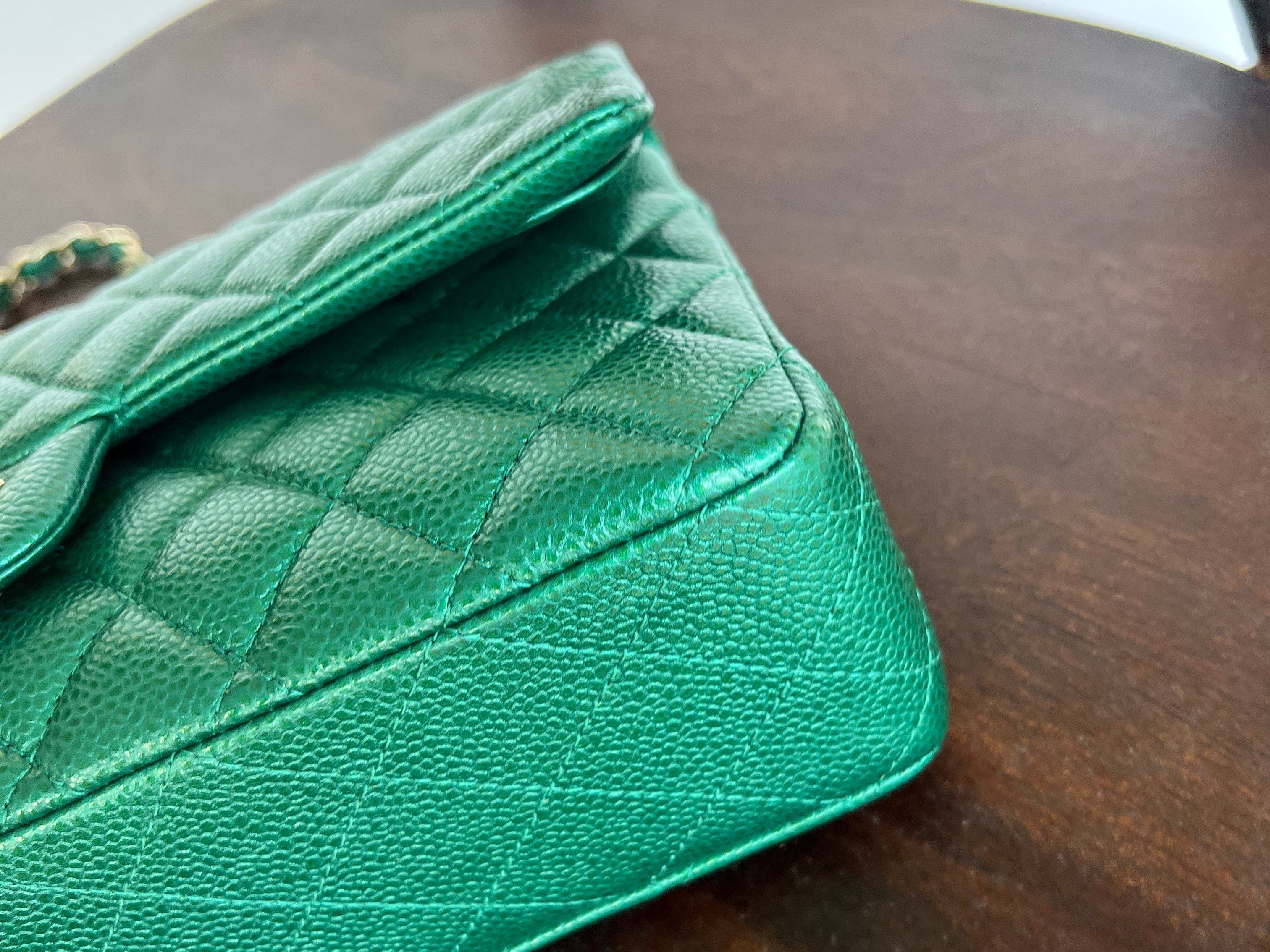 CHANEL Handbag 18S Emerald Green Caviar Quilted Classic Flap Medium Light Gold Hardware - Redeluxe