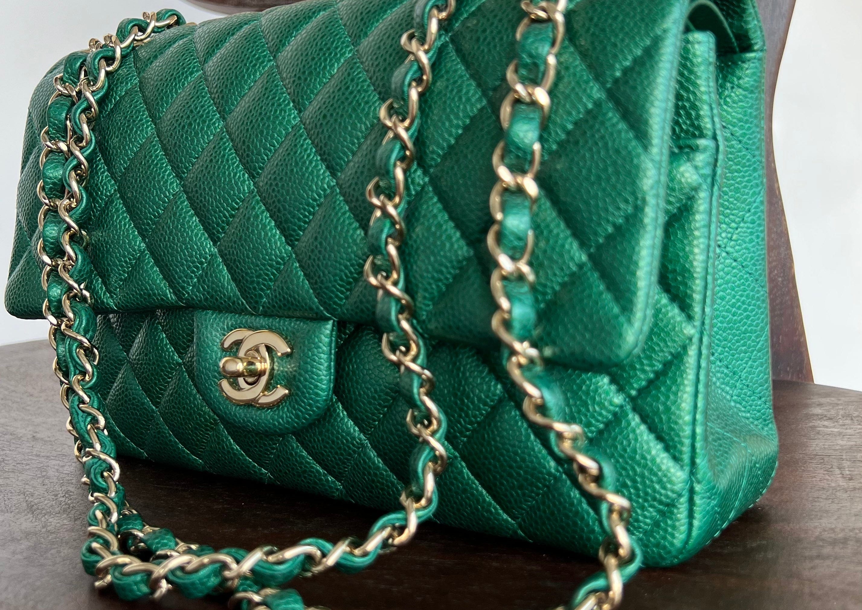 CHANEL Handbag 18S Emerald Green Caviar Quilted Classic Flap Medium Light Gold Hardware - Redeluxe