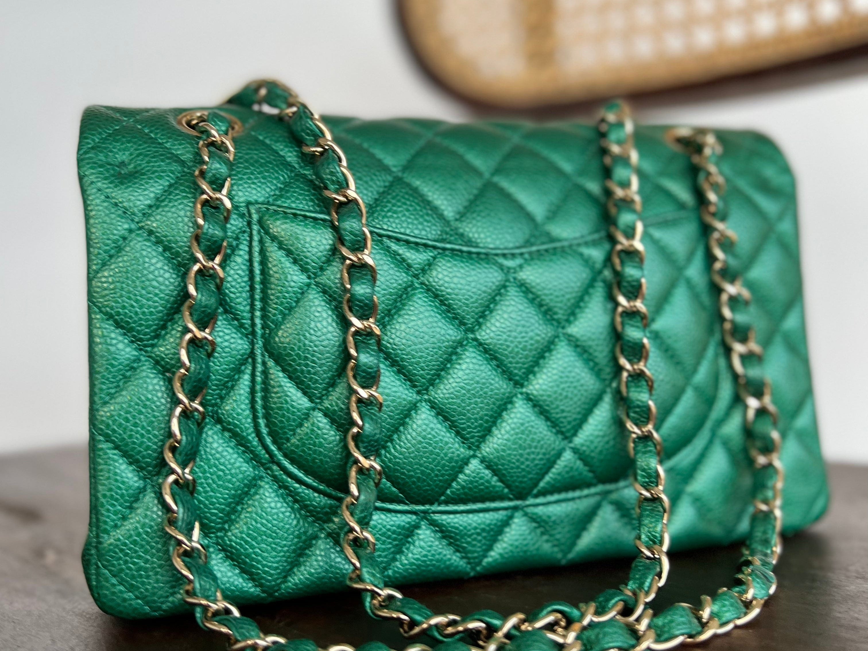 CHANEL Handbag 18S Emerald Green Caviar Quilted Classic Flap Medium Light Gold Hardware - Redeluxe