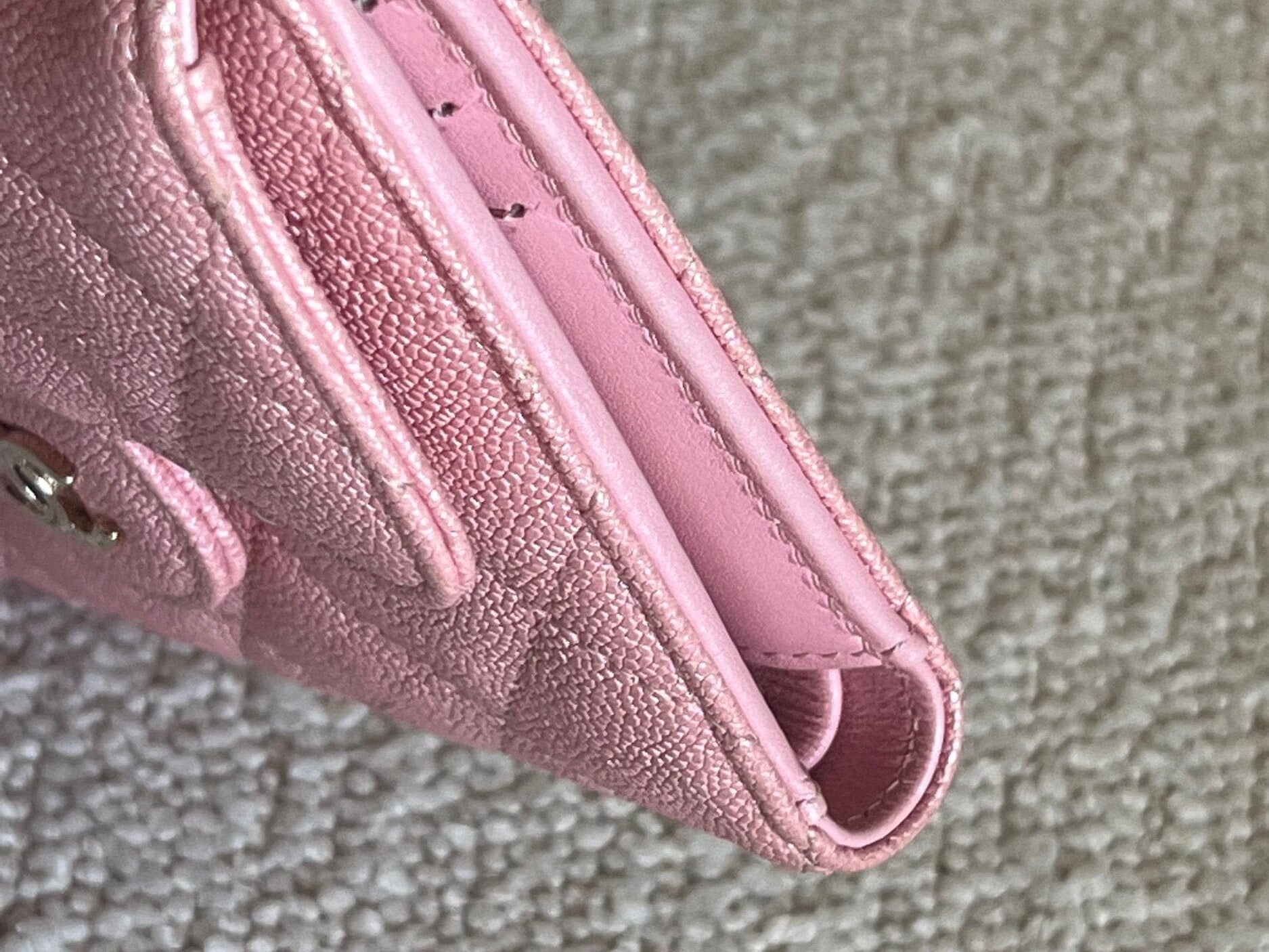 CHANEL Handbag 19S Pink Iridescent Caviar Quilted Flap Wallet - Redeluxe