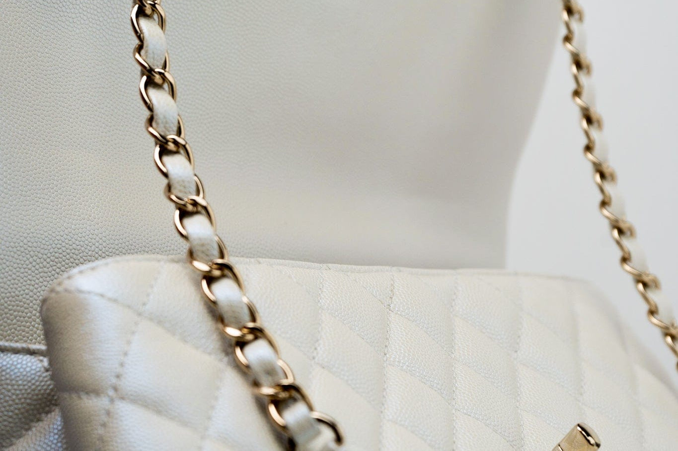 CHANEL Handbag 20K Iridescent White Caviar Quilted Coco Handle Medium Light Gold Hardware - Redeluxe