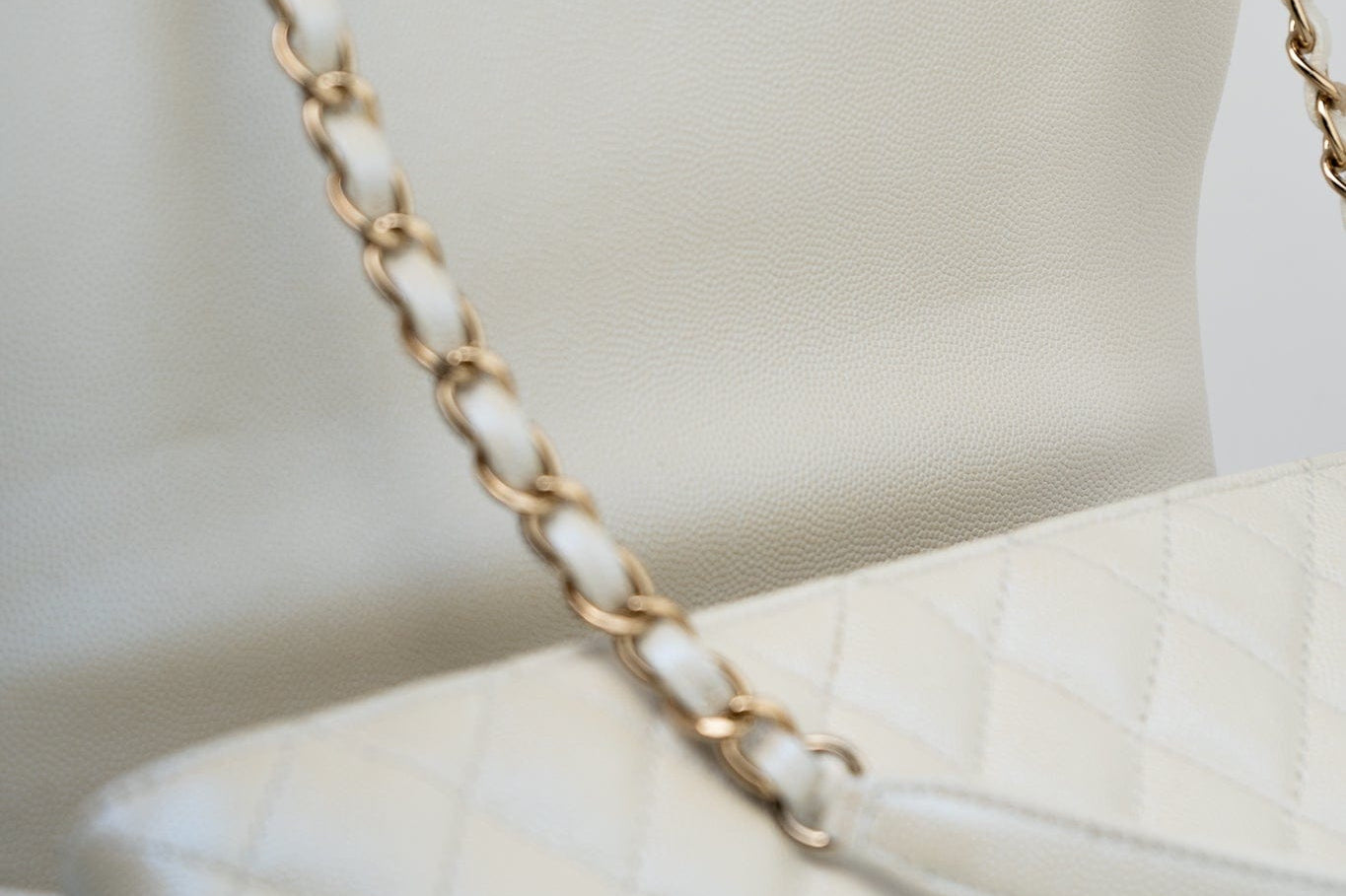 CHANEL Handbag 20K Iridescent White Caviar Quilted Coco Handle Medium Light Gold Hardware - Redeluxe