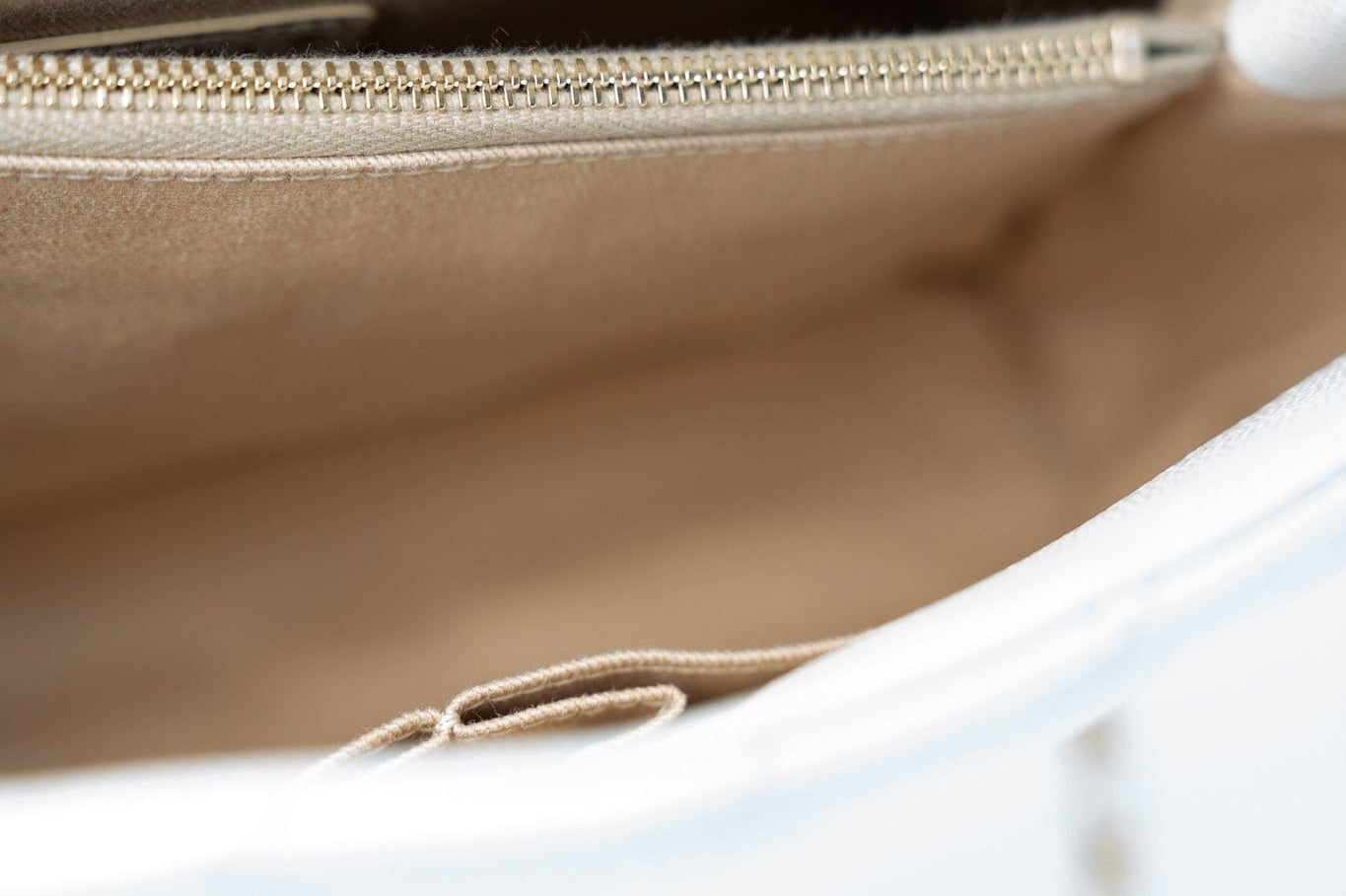 CHANEL Handbag 20K Iridescent White Caviar Quilted Coco Handle Medium Light Gold Hardware - Redeluxe