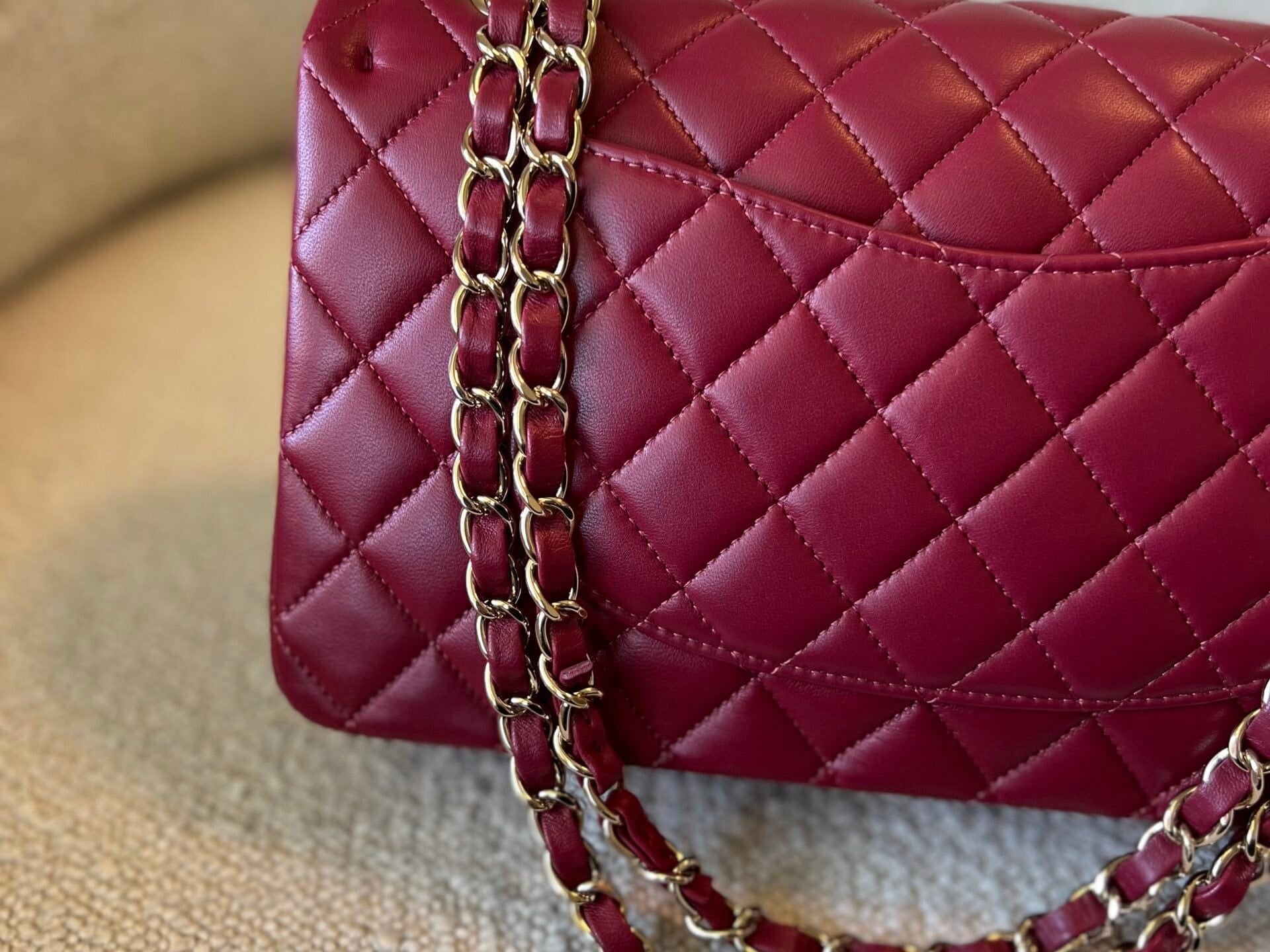 CHANEL Handbag 21A Burgundy Lambskin Quilted Classic Flap Medium LGHW - Redeluxe