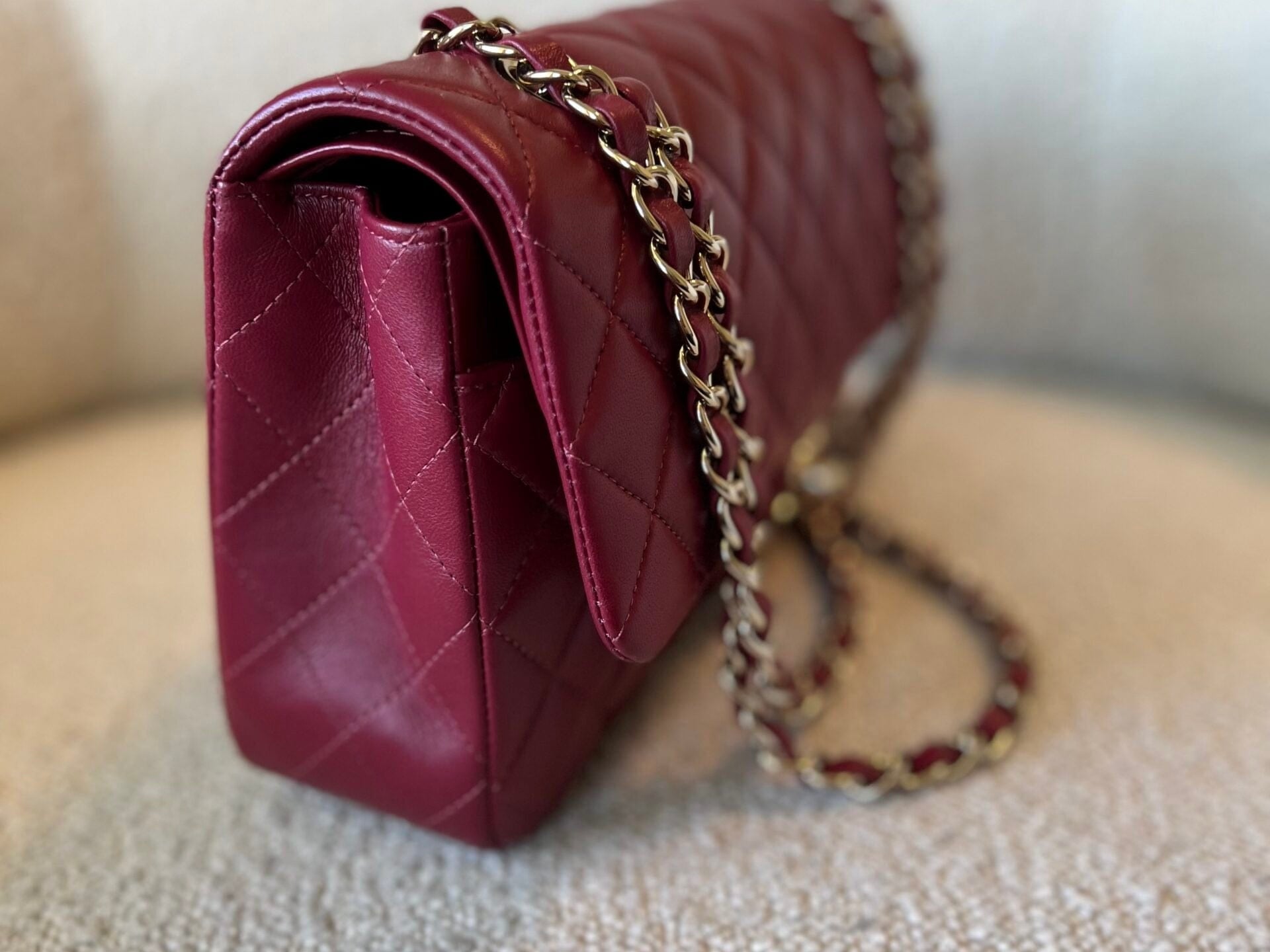 CHANEL Handbag 21A Burgundy Lambskin Quilted Classic Flap Medium LGHW - Redeluxe