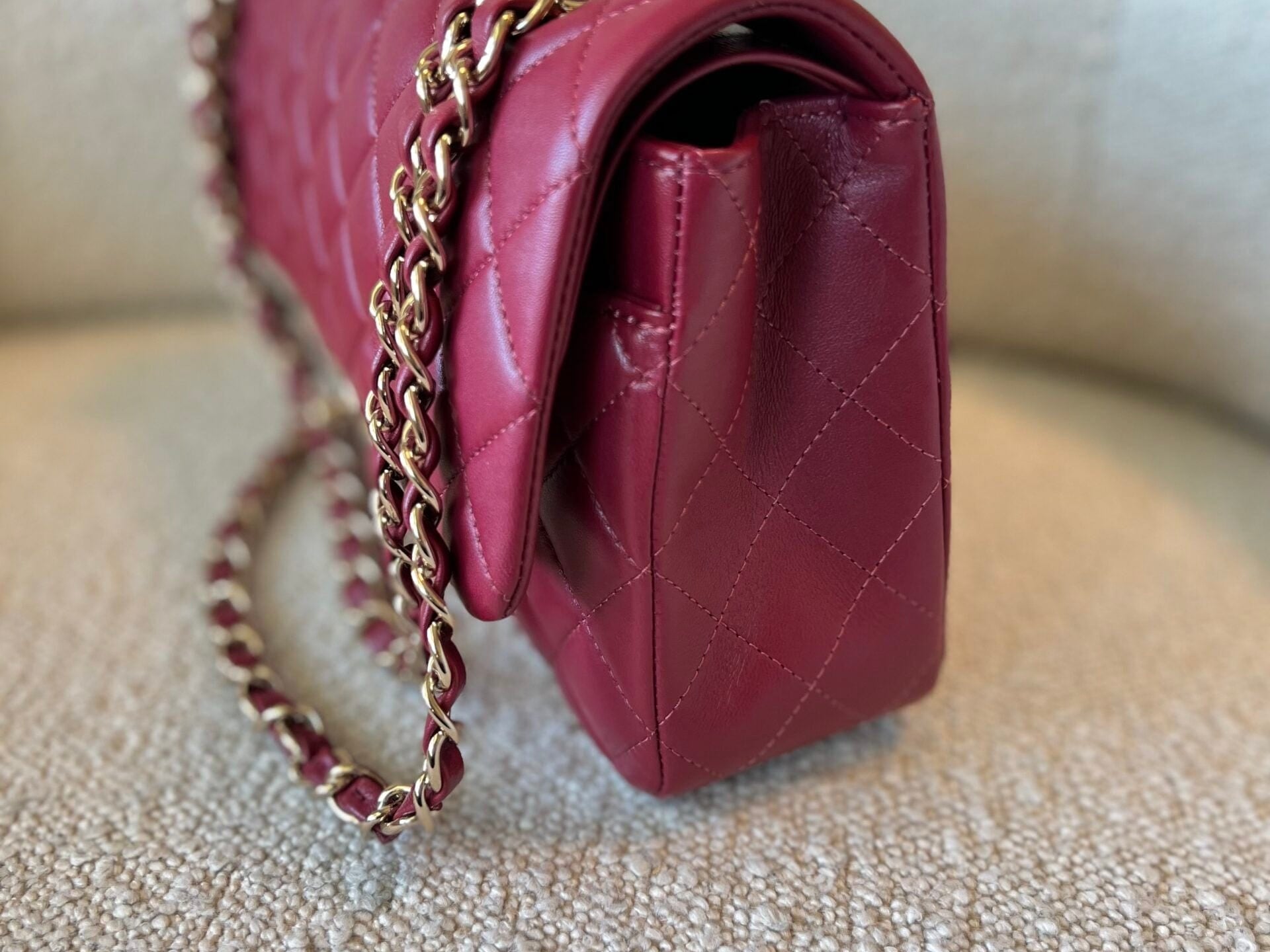 CHANEL Handbag 21A Burgundy Lambskin Quilted Classic Flap Medium LGHW - Redeluxe