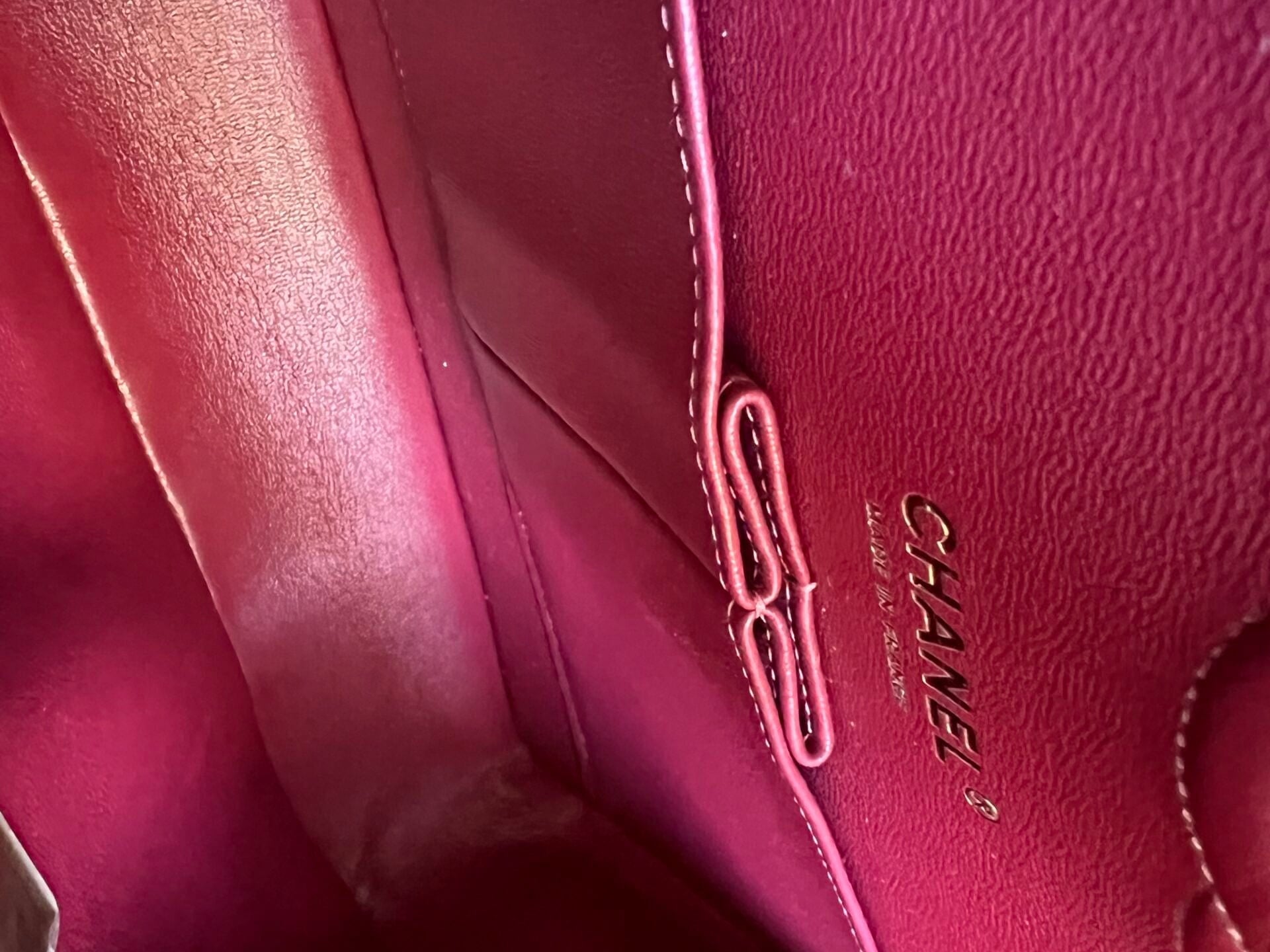 CHANEL Handbag 21A Burgundy Lambskin Quilted Classic Flap Medium LGHW - Redeluxe