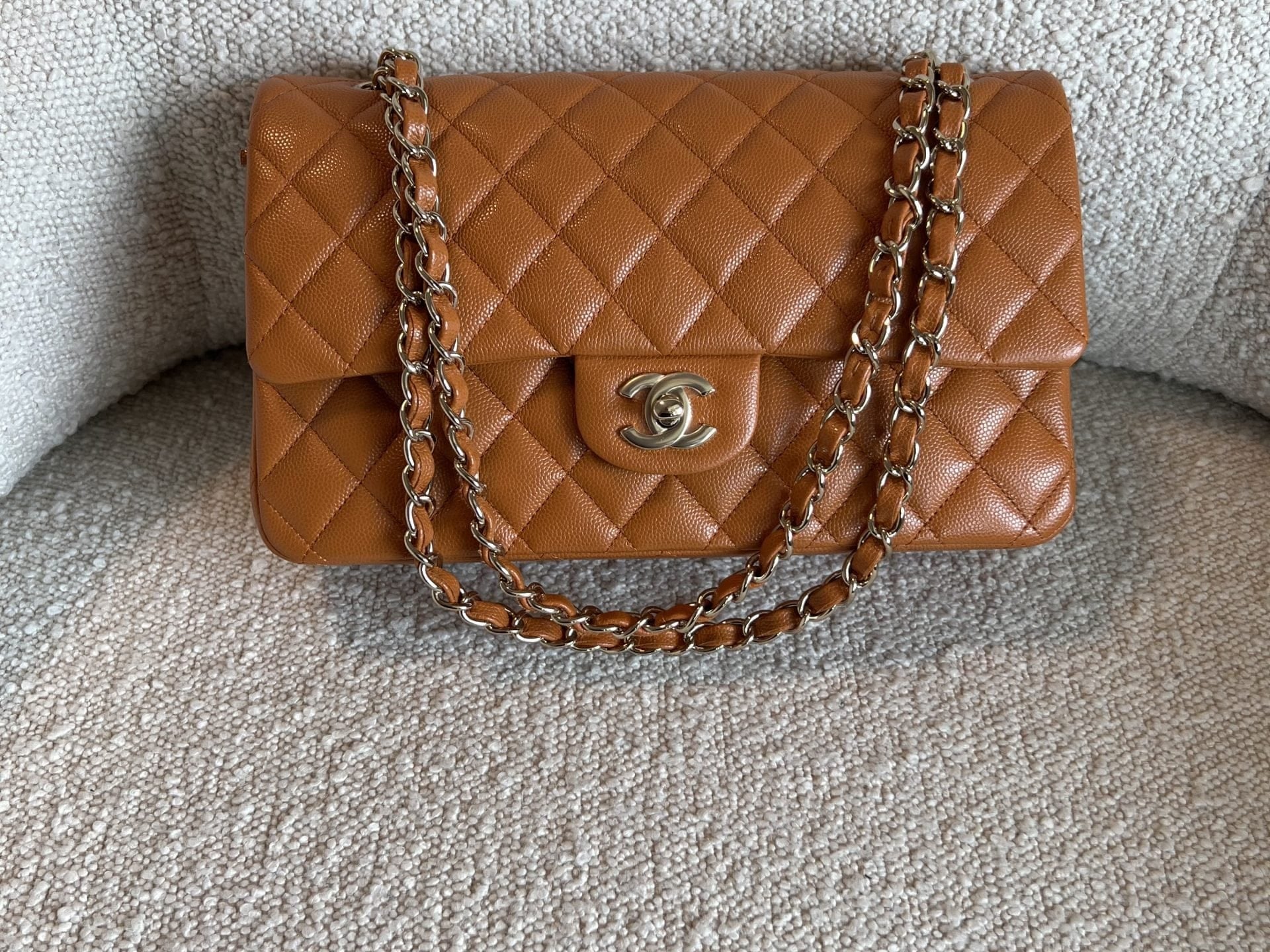 CHANEL Handbag 21A Caramel / Light Brown Caviar Quilted Classic Flap Medium LGHW - Redeluxe