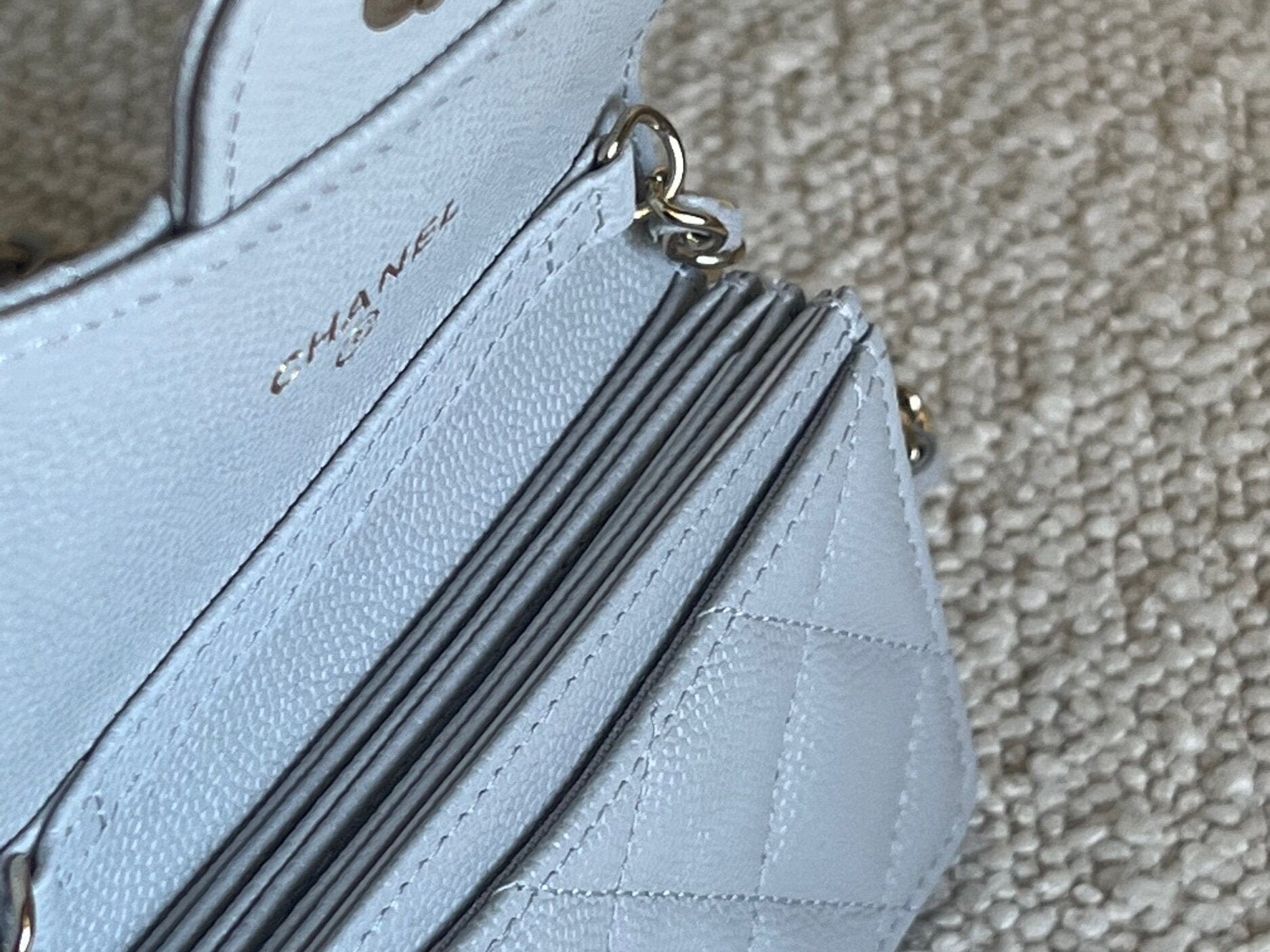 CHANEL Handbag 21A Caviar Quilted Flap Card Holder On Chain Grey - Redeluxe