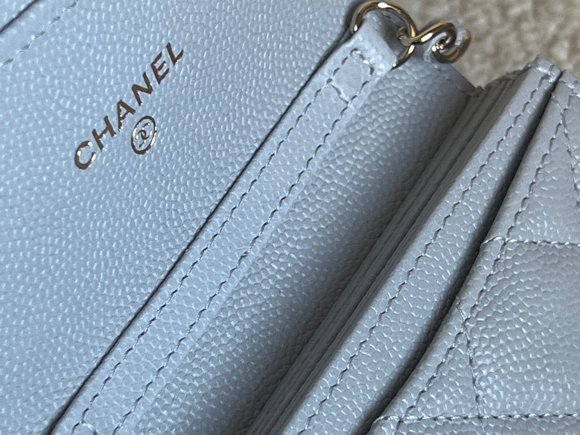 CHANEL Handbag 21A Caviar Quilted Flap Card Holder On Chain Grey - Redeluxe