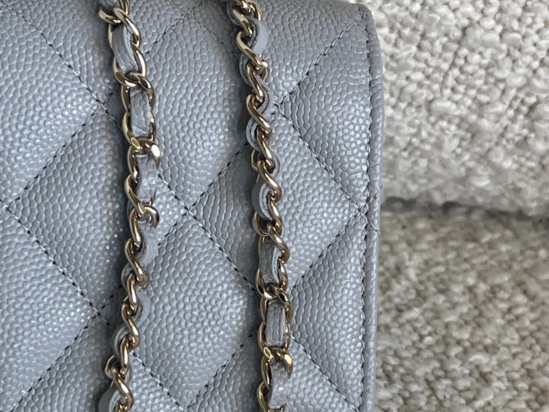CHANEL Handbag 21A Caviar Quilted Flap Card Holder On Chain Grey - Redeluxe