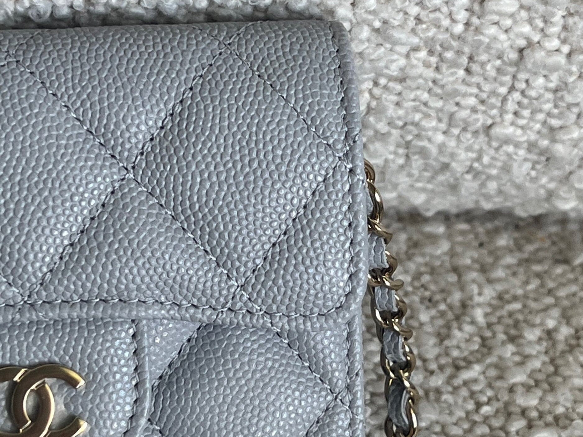 CHANEL Handbag 21A Caviar Quilted Flap Card Holder On Chain Grey - Redeluxe