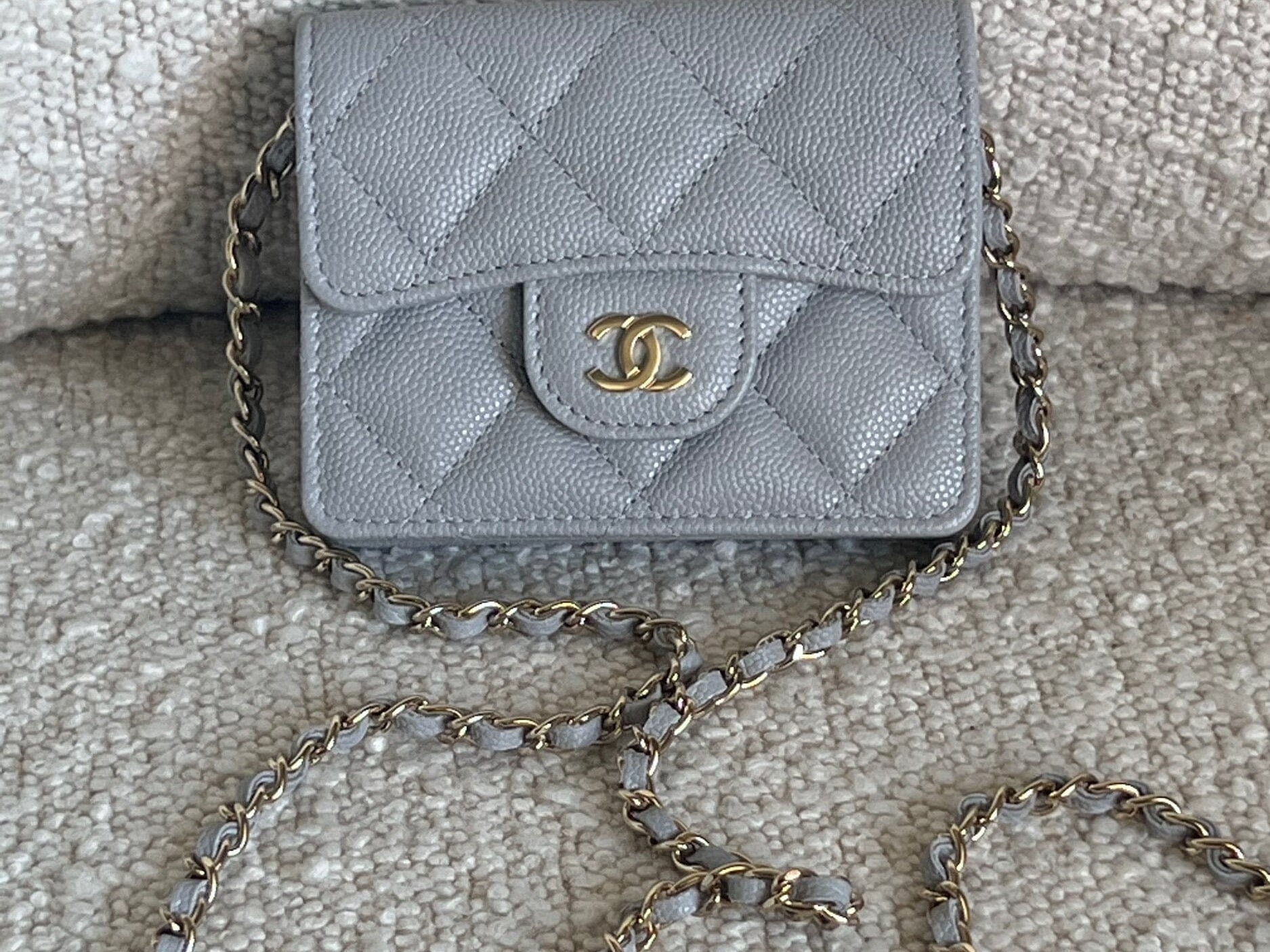 CHANEL Handbag 21A Caviar Quilted Flap Card Holder On Chain Grey - Redeluxe