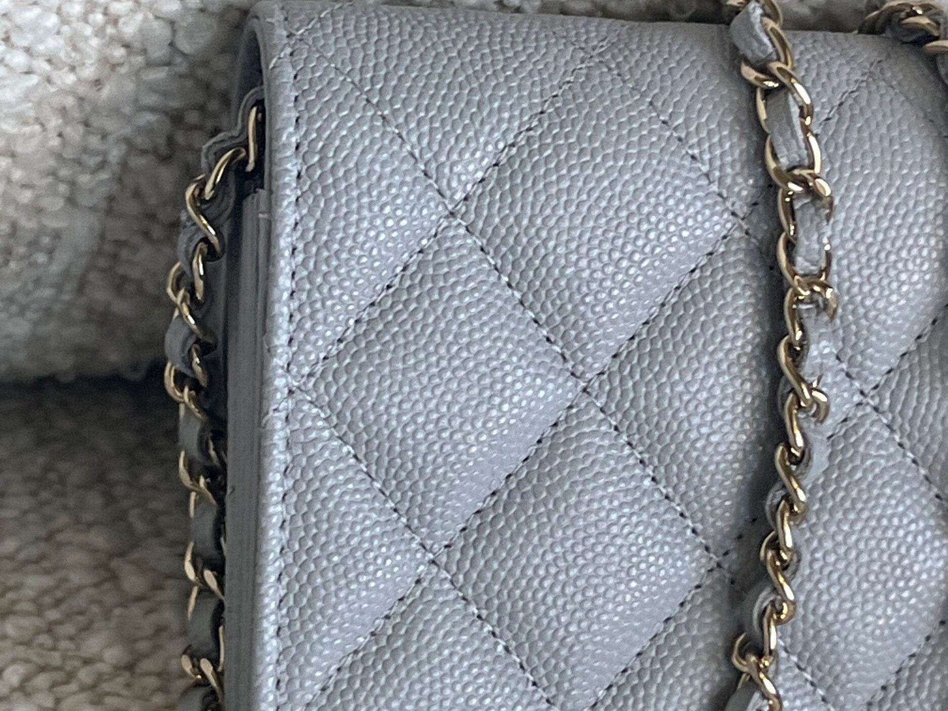 CHANEL Handbag 21A Caviar Quilted Flap Card Holder On Chain Grey - Redeluxe