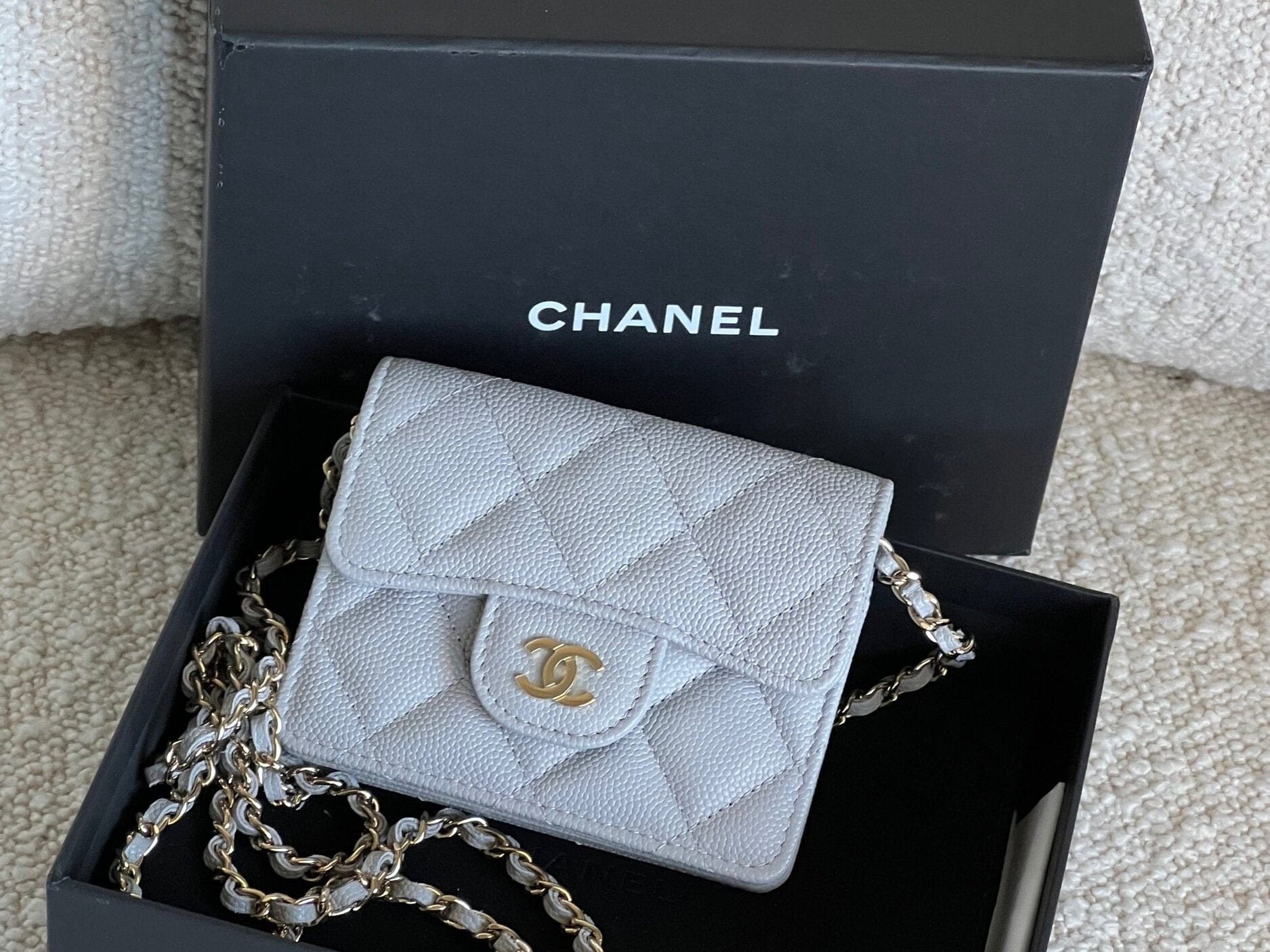 CHANEL Handbag 21A Caviar Quilted Flap Card Holder On Chain Grey - Redeluxe