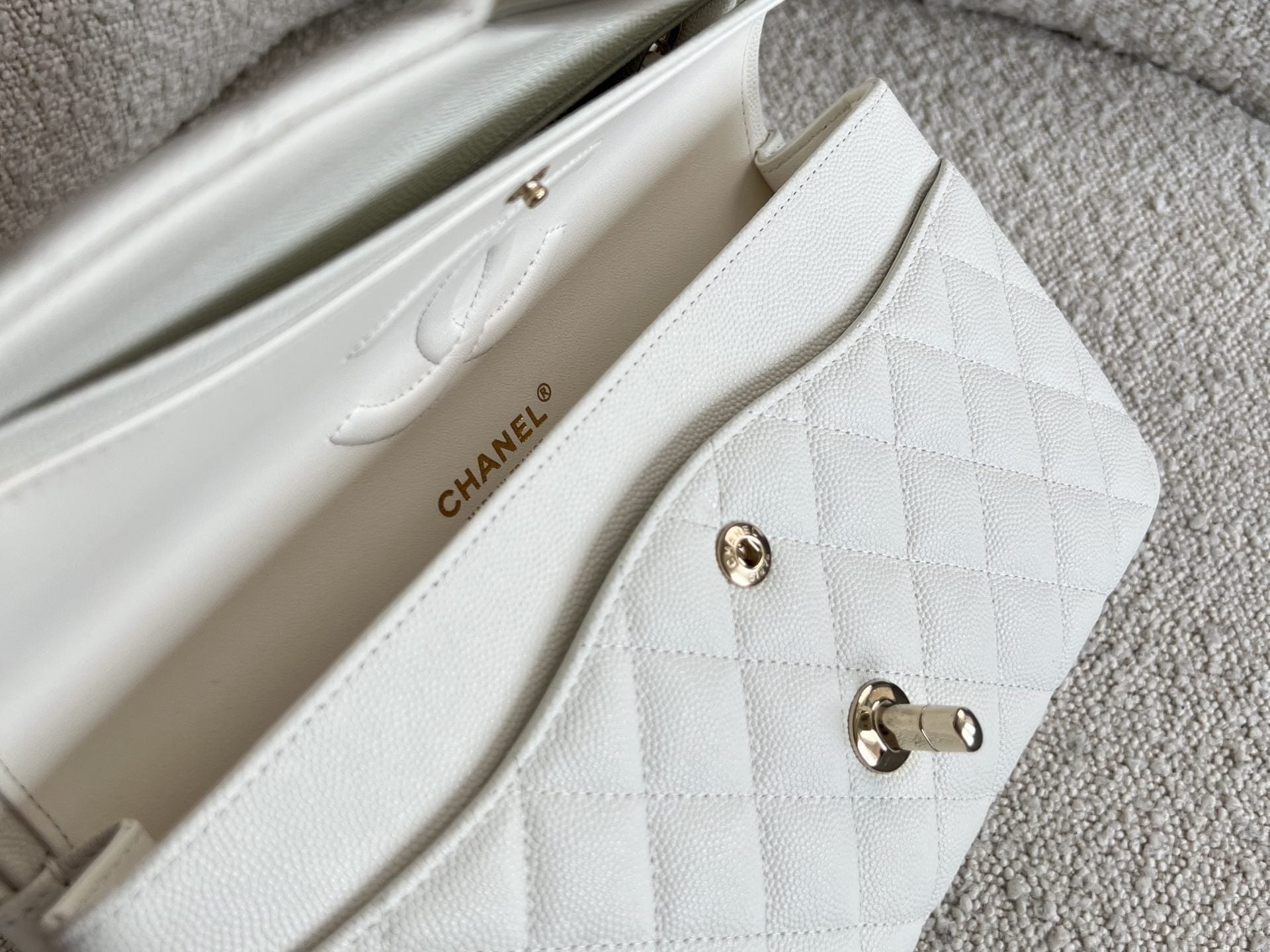 CHANEL Handbag 21A White Caviar Quilted Classic Flap Medium LGHW - Redeluxe