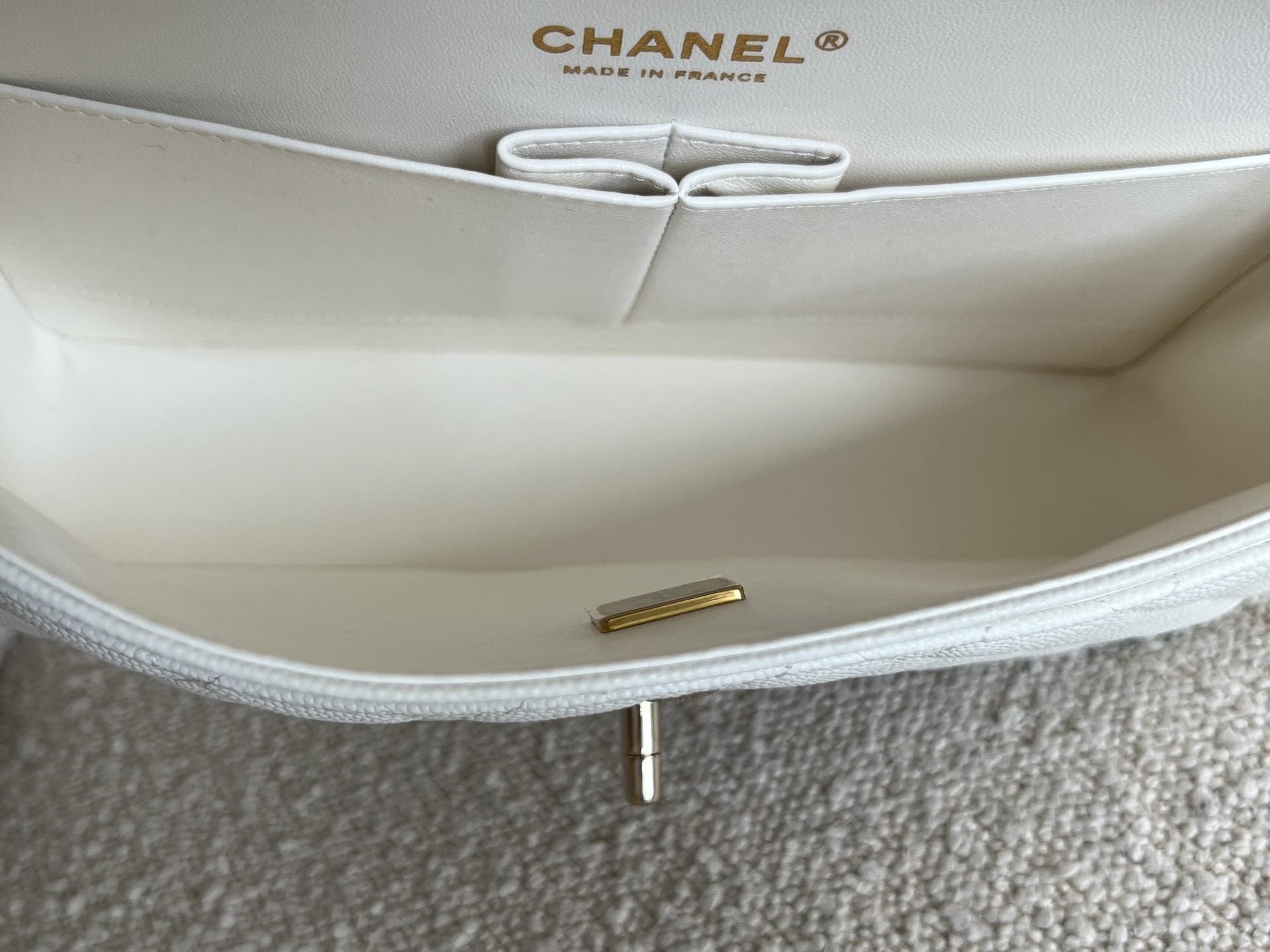 CHANEL Handbag 21A White Caviar Quilted Classic Flap Medium LGHW - Redeluxe