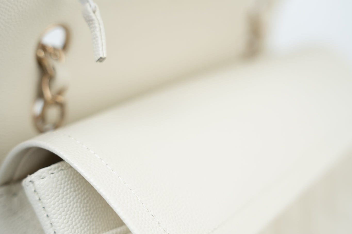 CHANEL Handbag 21A White/ Ivory Caviar Quilted Classic Flap Medium Light Gold Hardware - Redeluxe