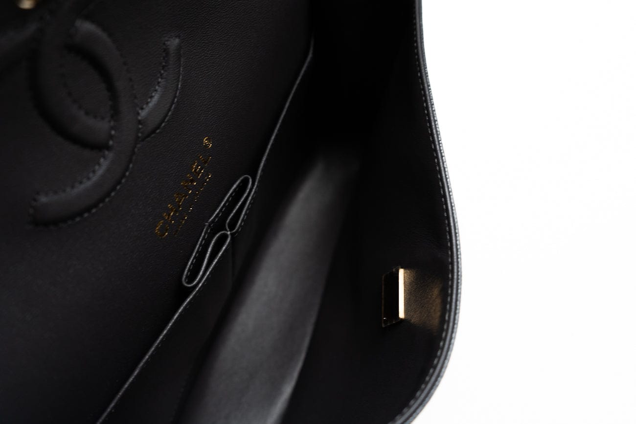 CHANEL Handbag 21B Grey Caviar Quilted Classic Flap Medium Light Gold Hardware - Redeluxe