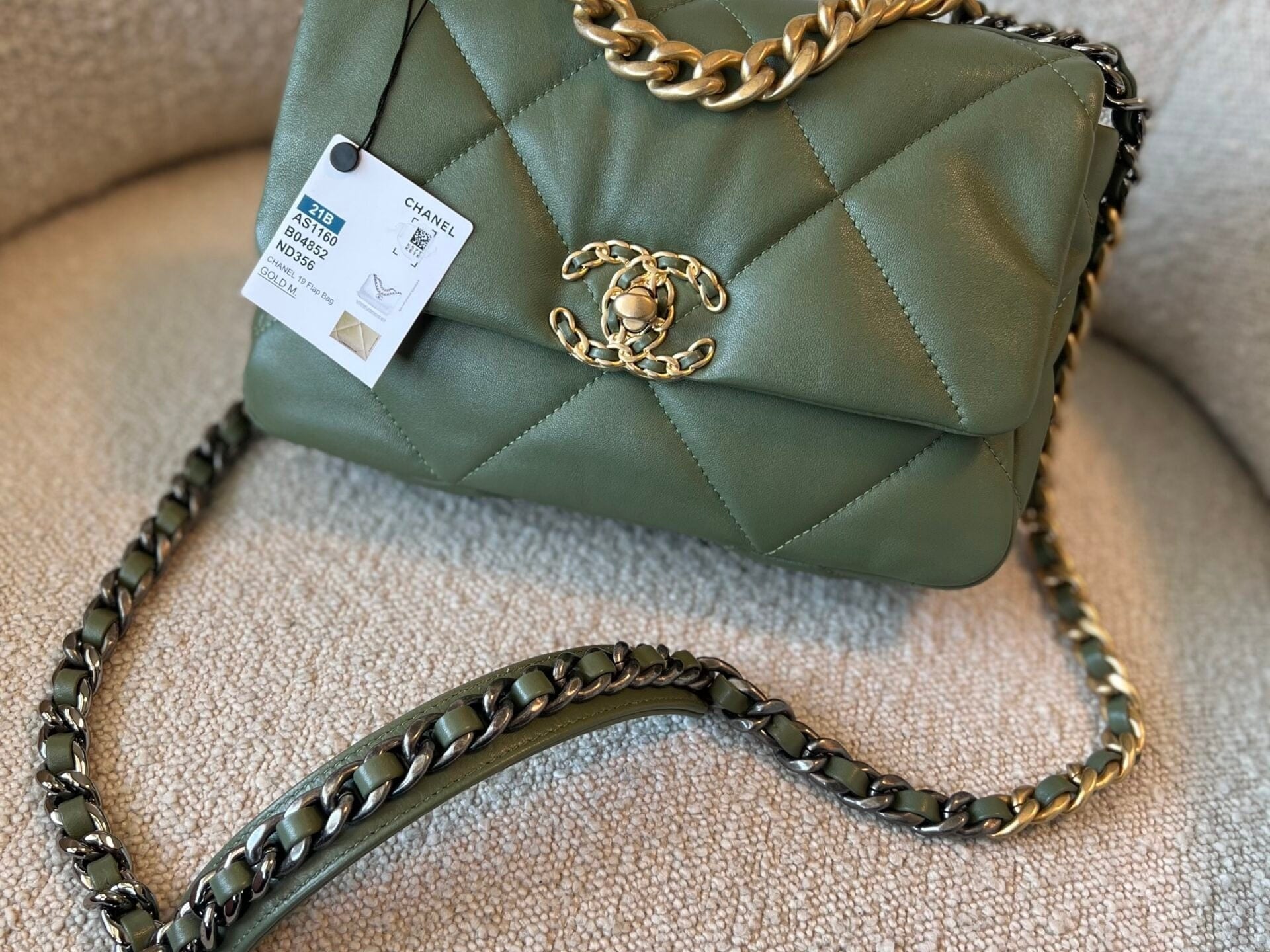 CHANEL Handbag 21B Military Green Lambskin Quilted 19 Flap Small Mixed Hardware - Redeluxe