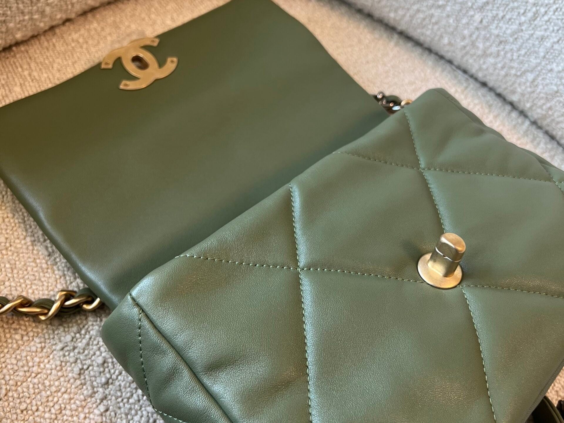 CHANEL Handbag 21B Military Green Lambskin Quilted 19 Flap Small Mixed Hardware - Redeluxe