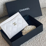 CHANEL Handbag 21B White Caviar Quilted Card Holder LGHW - Redeluxe