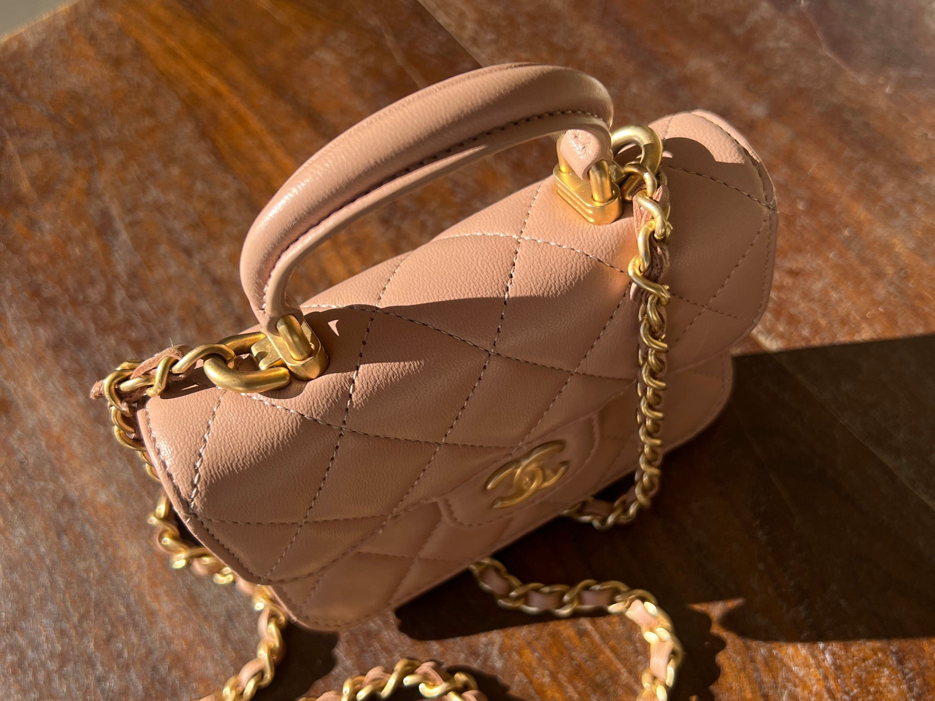 CHANEL Handbag 21K Beige Micro Lambskin Quilted Top Handle Flap Coin Purse with Chain - Redeluxe