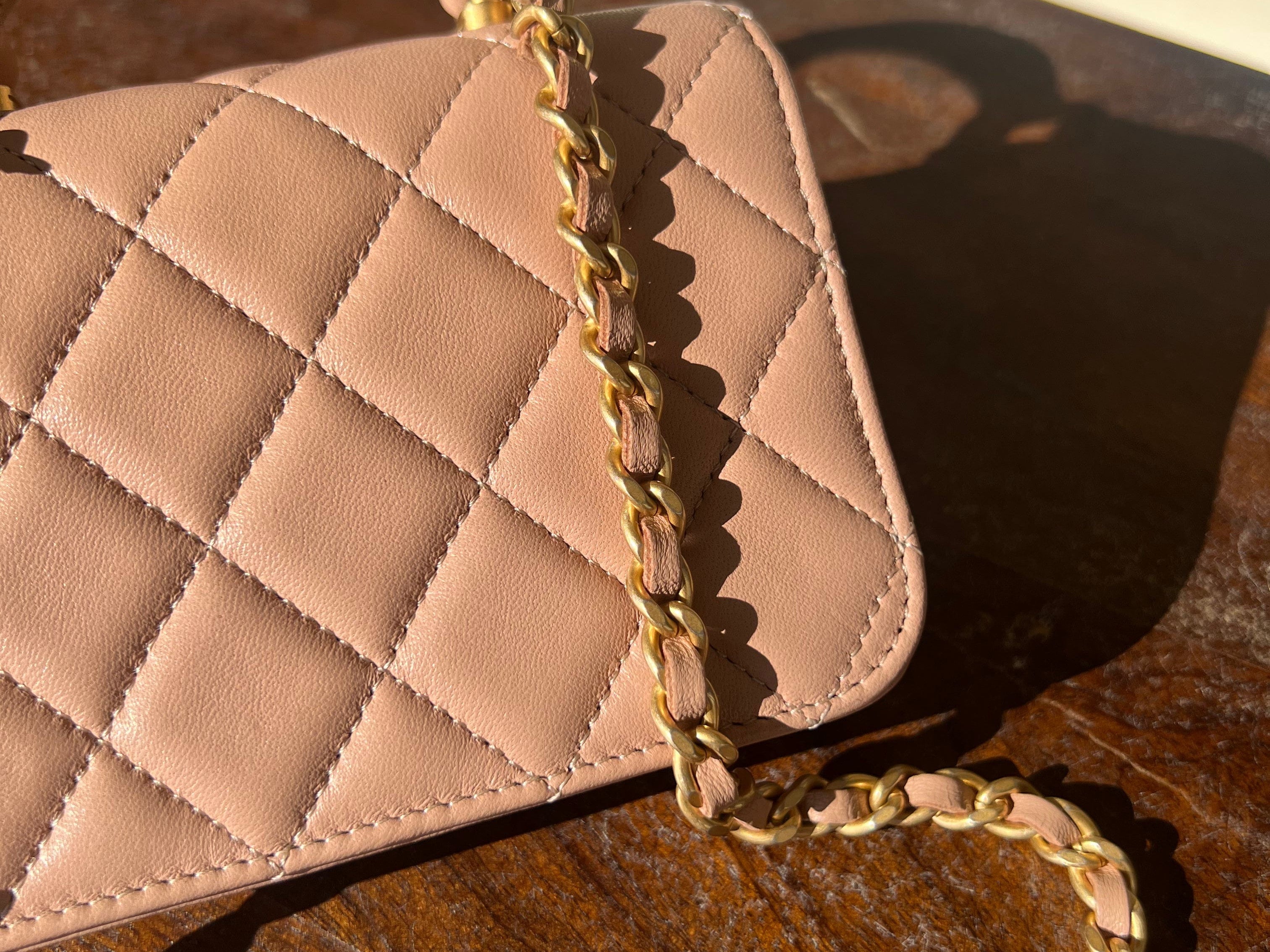 CHANEL Handbag 21K Beige Micro Lambskin Quilted Top Handle Flap Coin Purse with Chain - Redeluxe