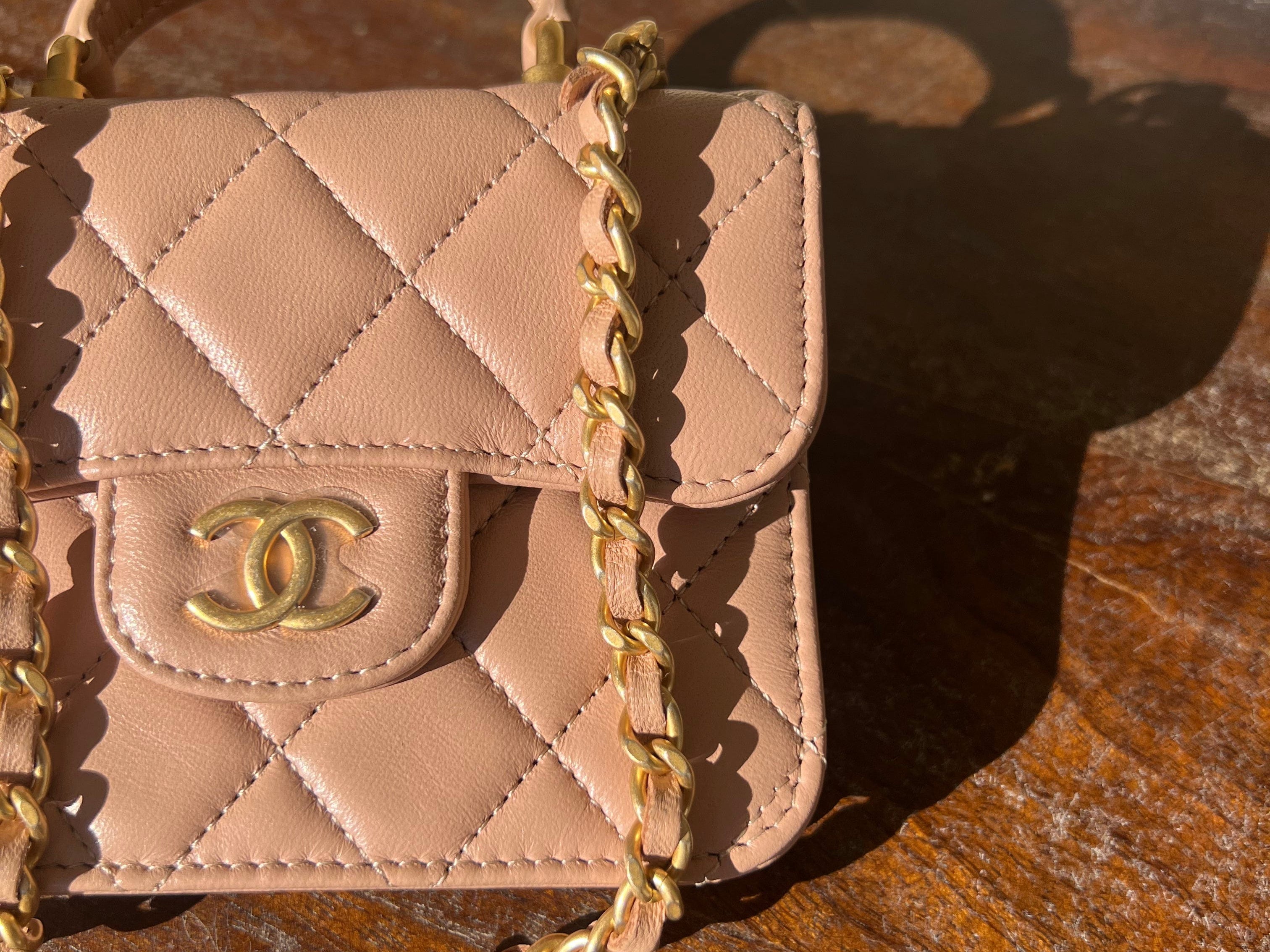 CHANEL Handbag 21K Beige Micro Lambskin Quilted Top Handle Flap Coin Purse with Chain - Redeluxe