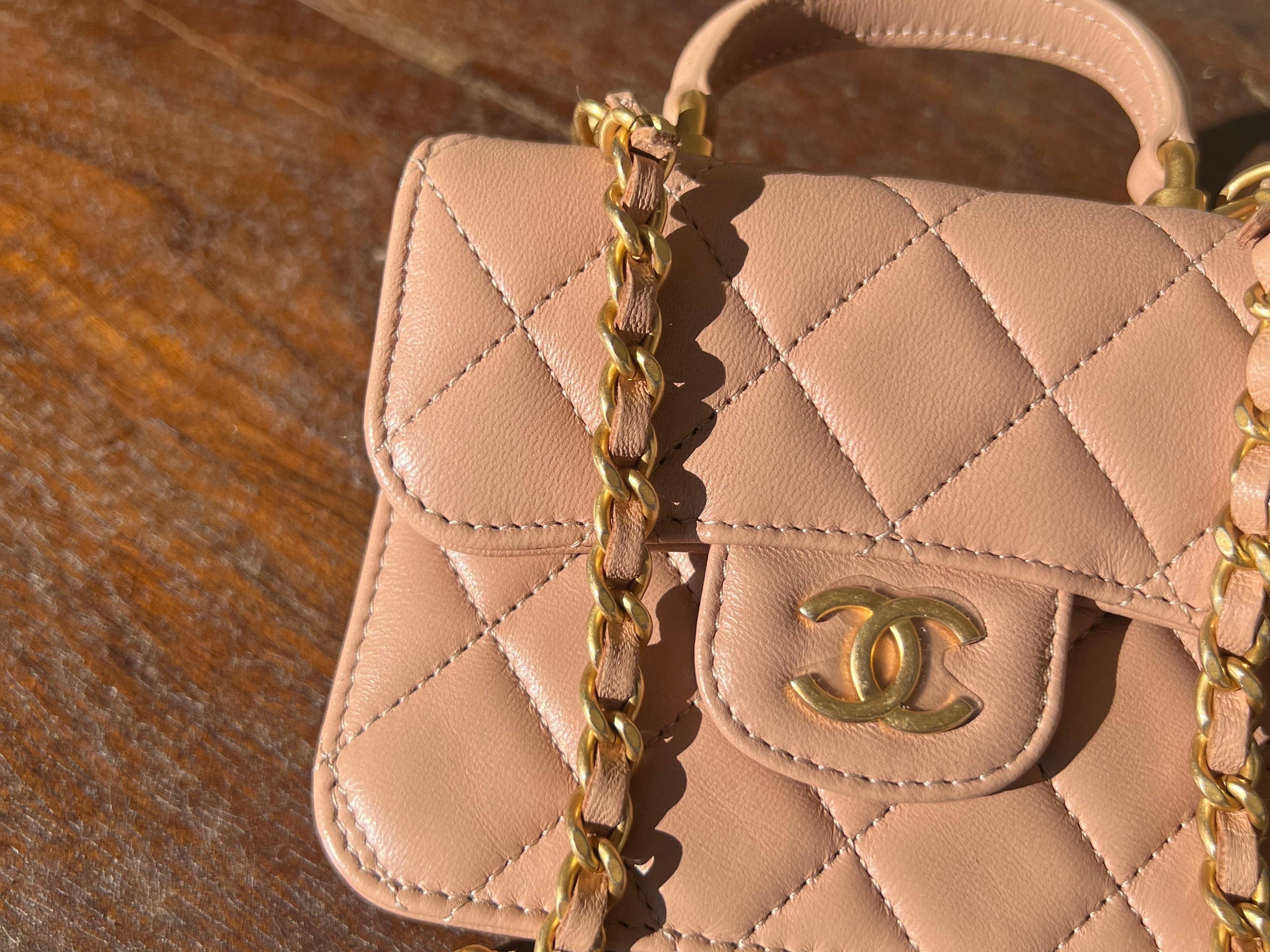 CHANEL Handbag 21K Beige Micro Lambskin Quilted Top Handle Flap Coin Purse with Chain - Redeluxe