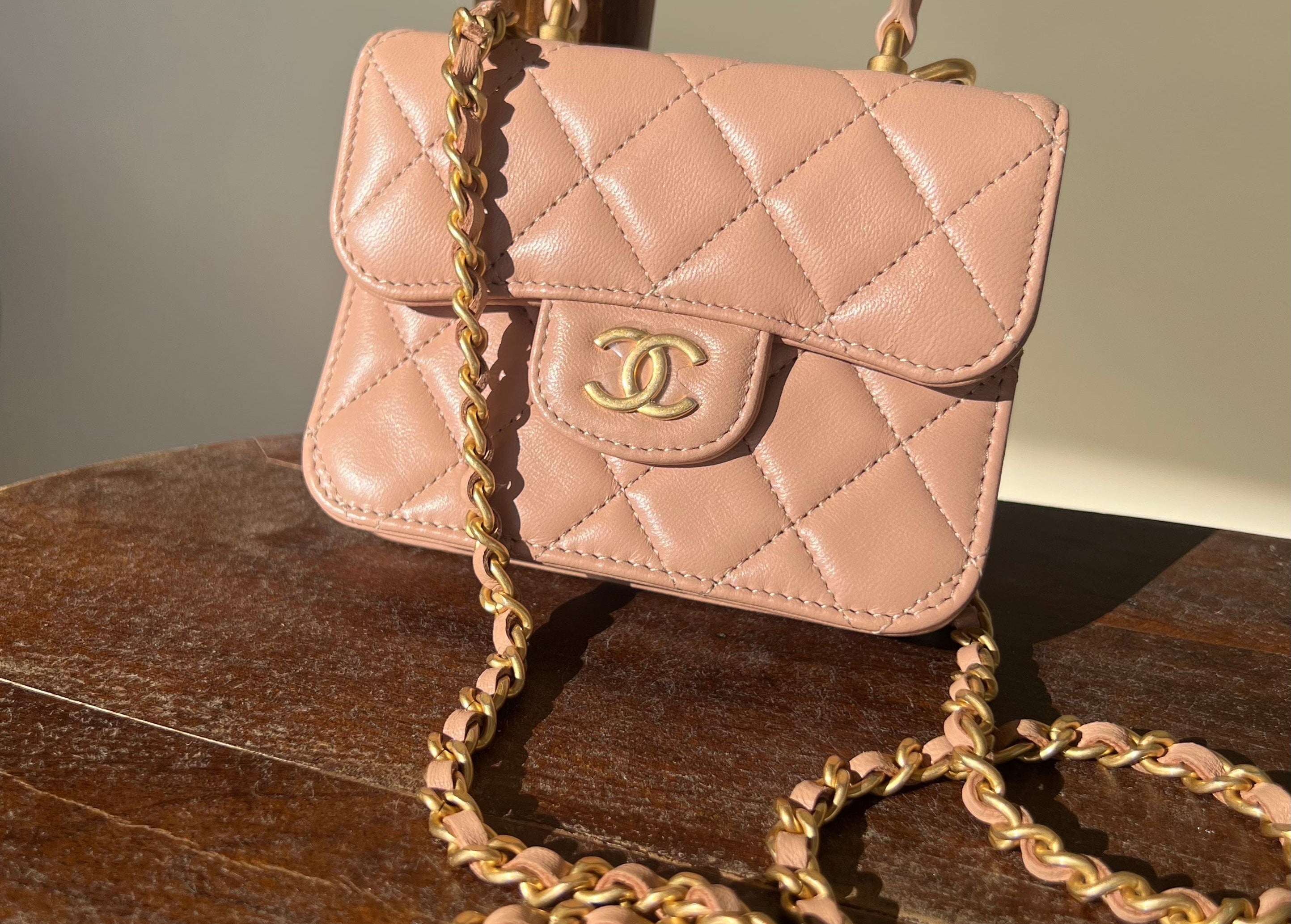 CHANEL Handbag 21K Beige Micro Lambskin Quilted Top Handle Flap Coin Purse with Chain - Redeluxe