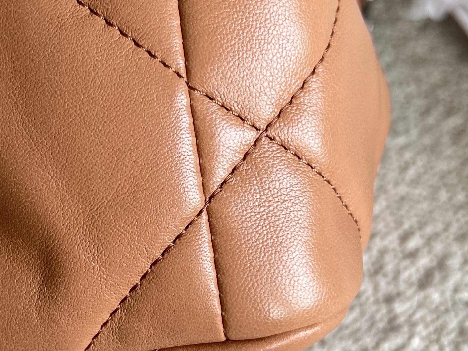 CHANEL Handbag 21K Chanel Caramel 19 Flap Small MHW - Redeluxe