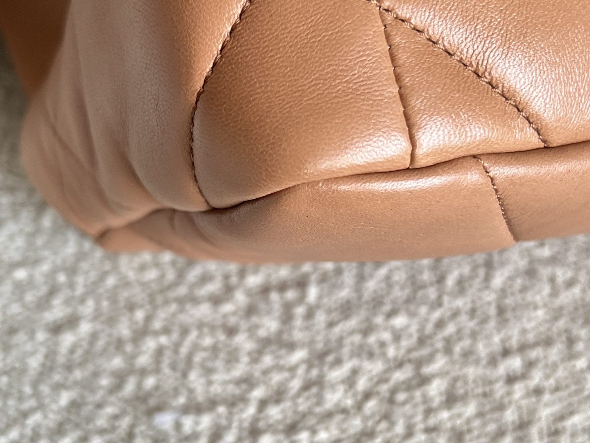 CHANEL Handbag 21K Chanel Caramel 19 Flap Small MHW - Redeluxe