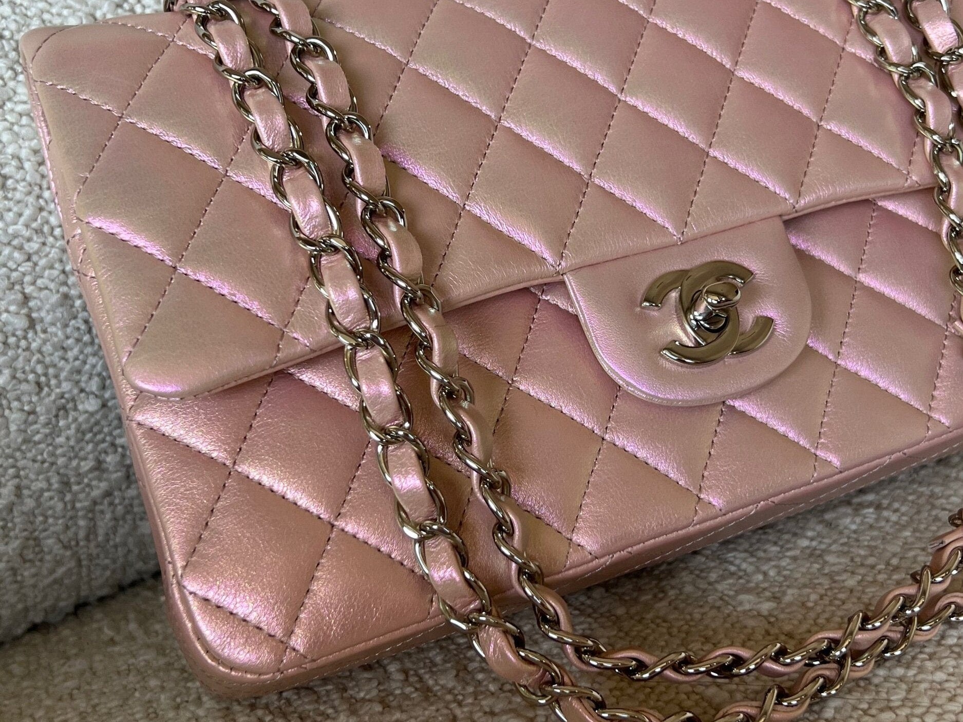 CHANEL Handbag 21K Medium Pink Iridescent Lambskin Quilted Classic Flap SHW - Redeluxe