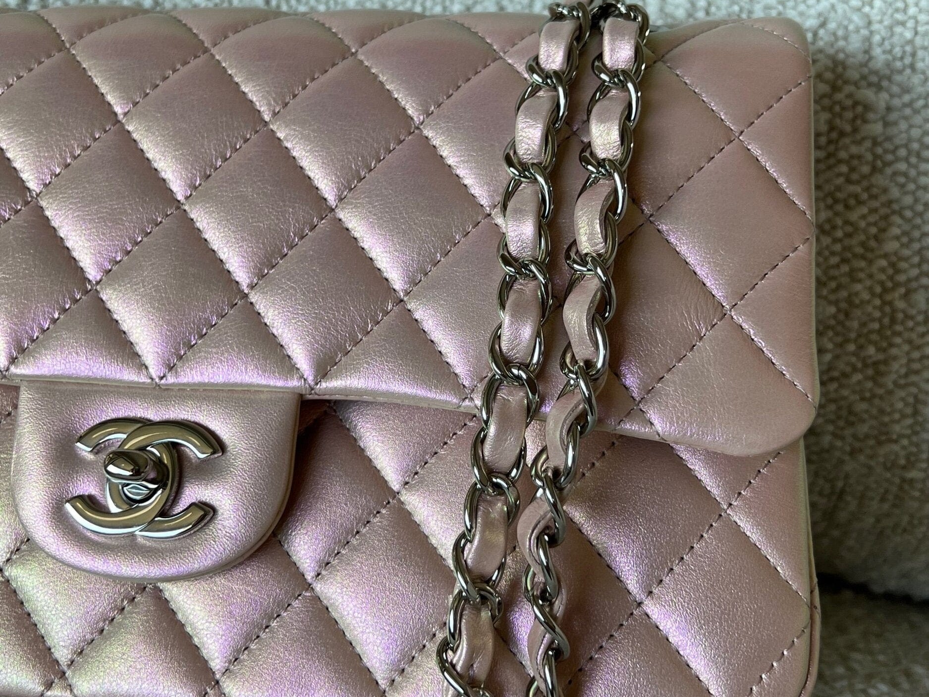 CHANEL Handbag 21K Medium Pink Iridescent Lambskin Quilted Classic Flap SHW - Redeluxe