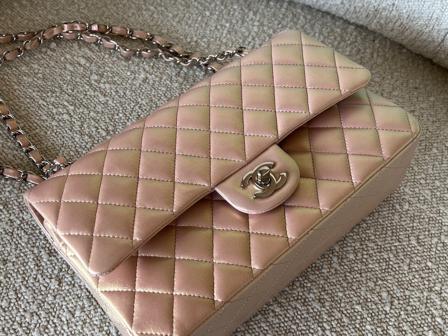 CHANEL Handbag 21K Medium Pink Iridescent Lambskin Quilted Classic Flap SHW - Redeluxe