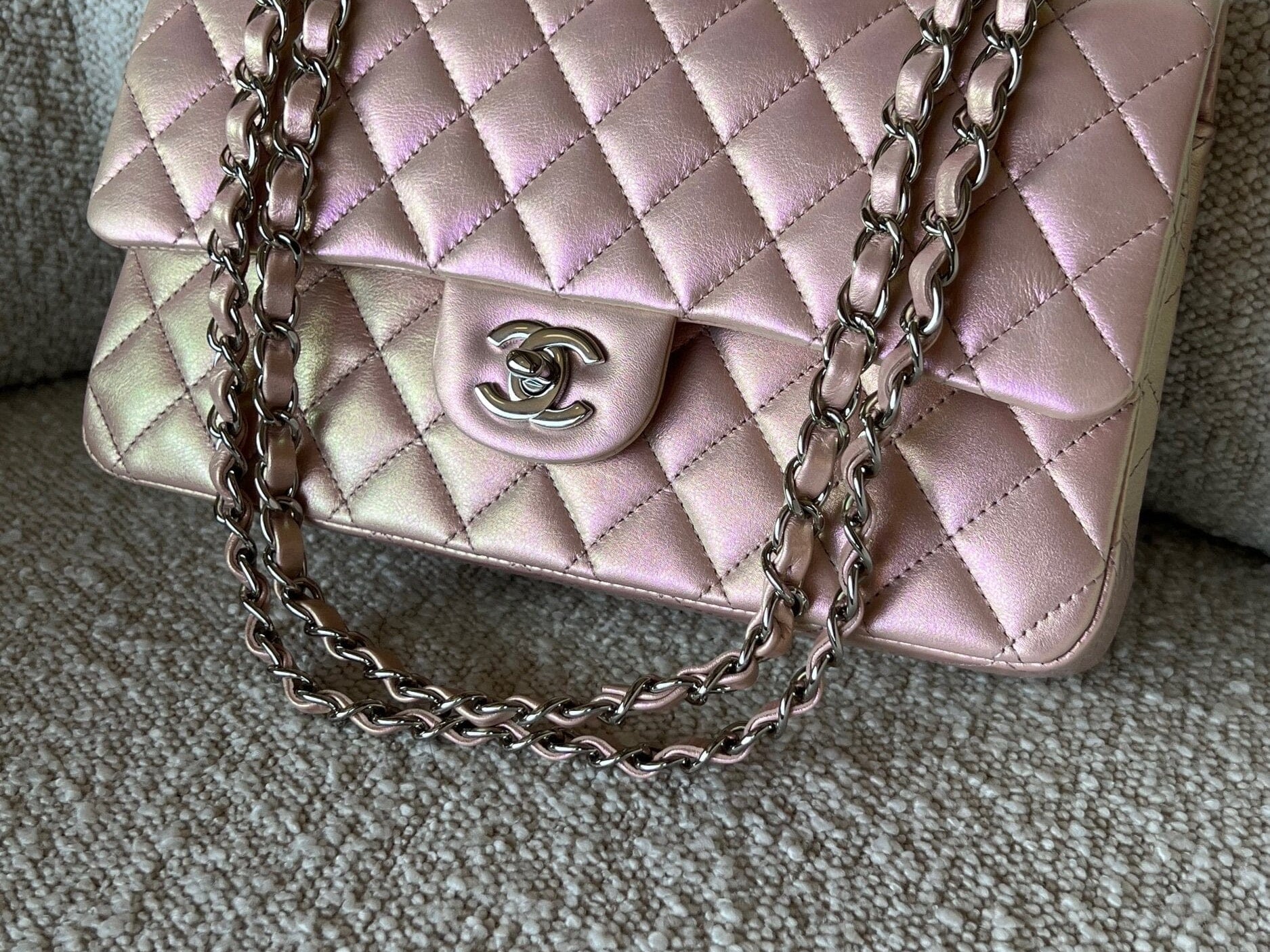 CHANEL Handbag 21K Medium Pink Iridescent Lambskin Quilted Classic Flap SHW - Redeluxe